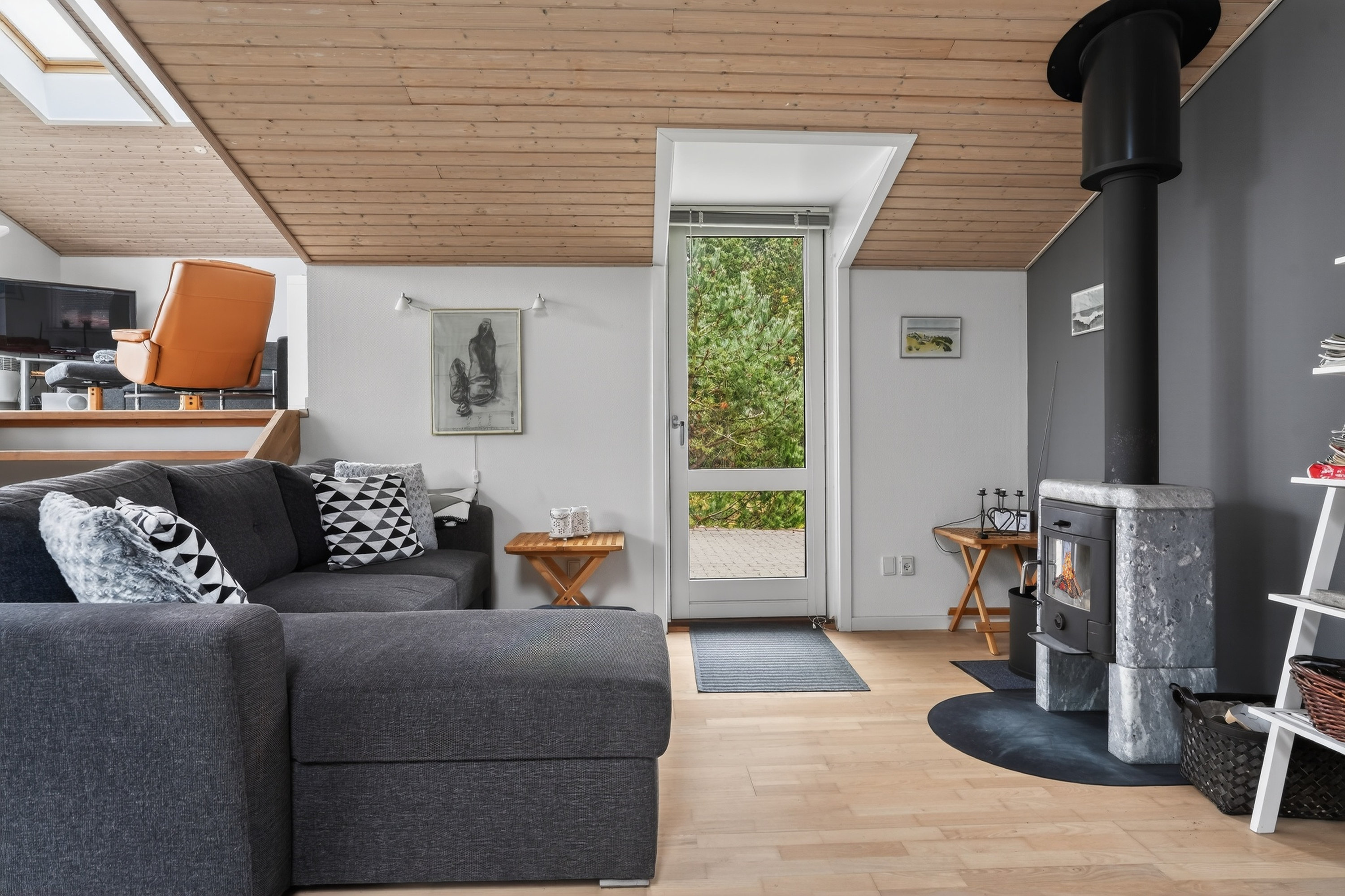 Fremhævet stue billede i fuldskærmstilstand. Billede af Klitrosevej 24, Yderby Lyng, 4583 Sjællands Odde