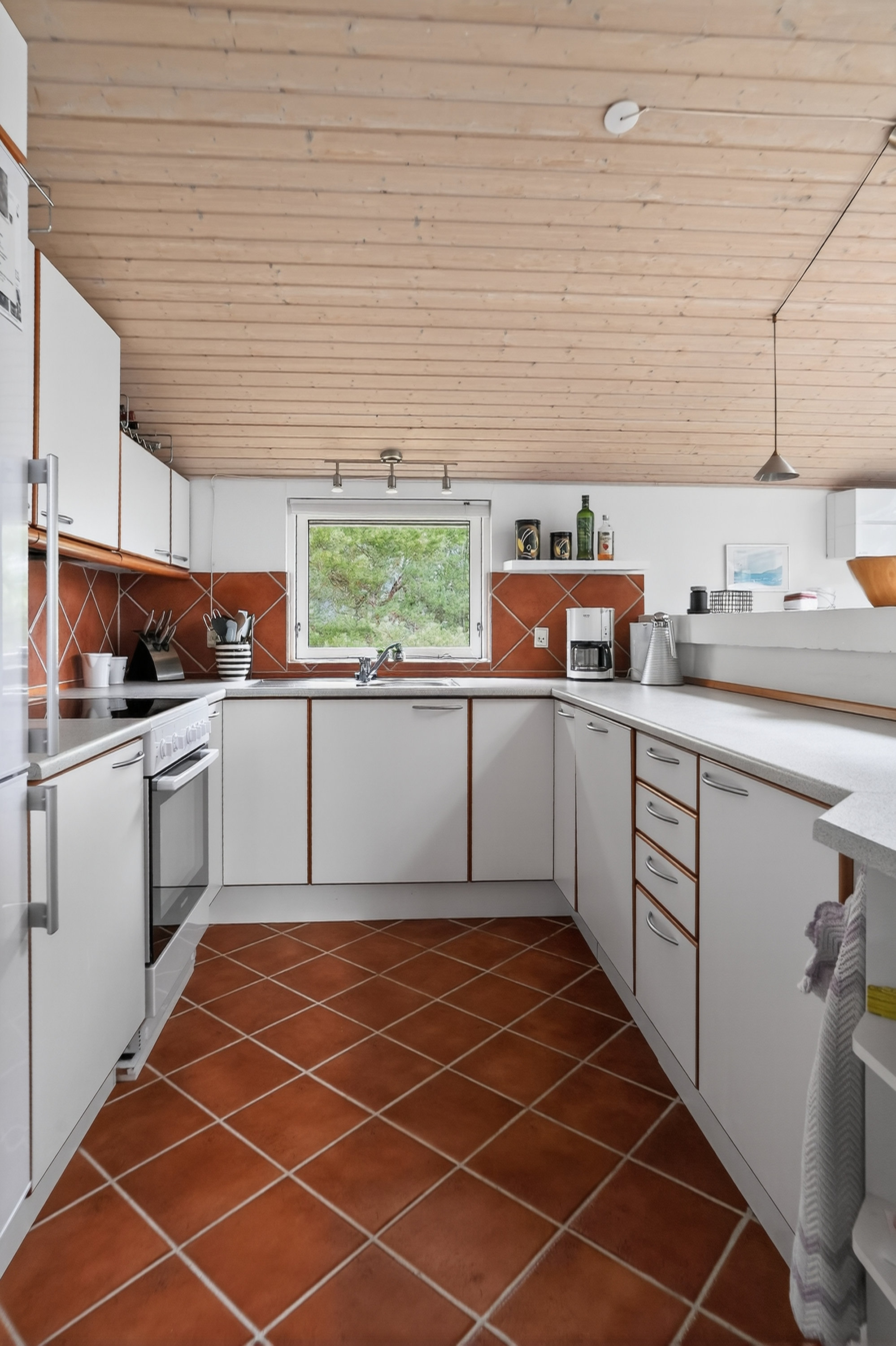 Fremhævet køkken billede i fuldskærmstilstand. Billede af Klitrosevej 24, Yderby Lyng, 4583 Sjællands Odde