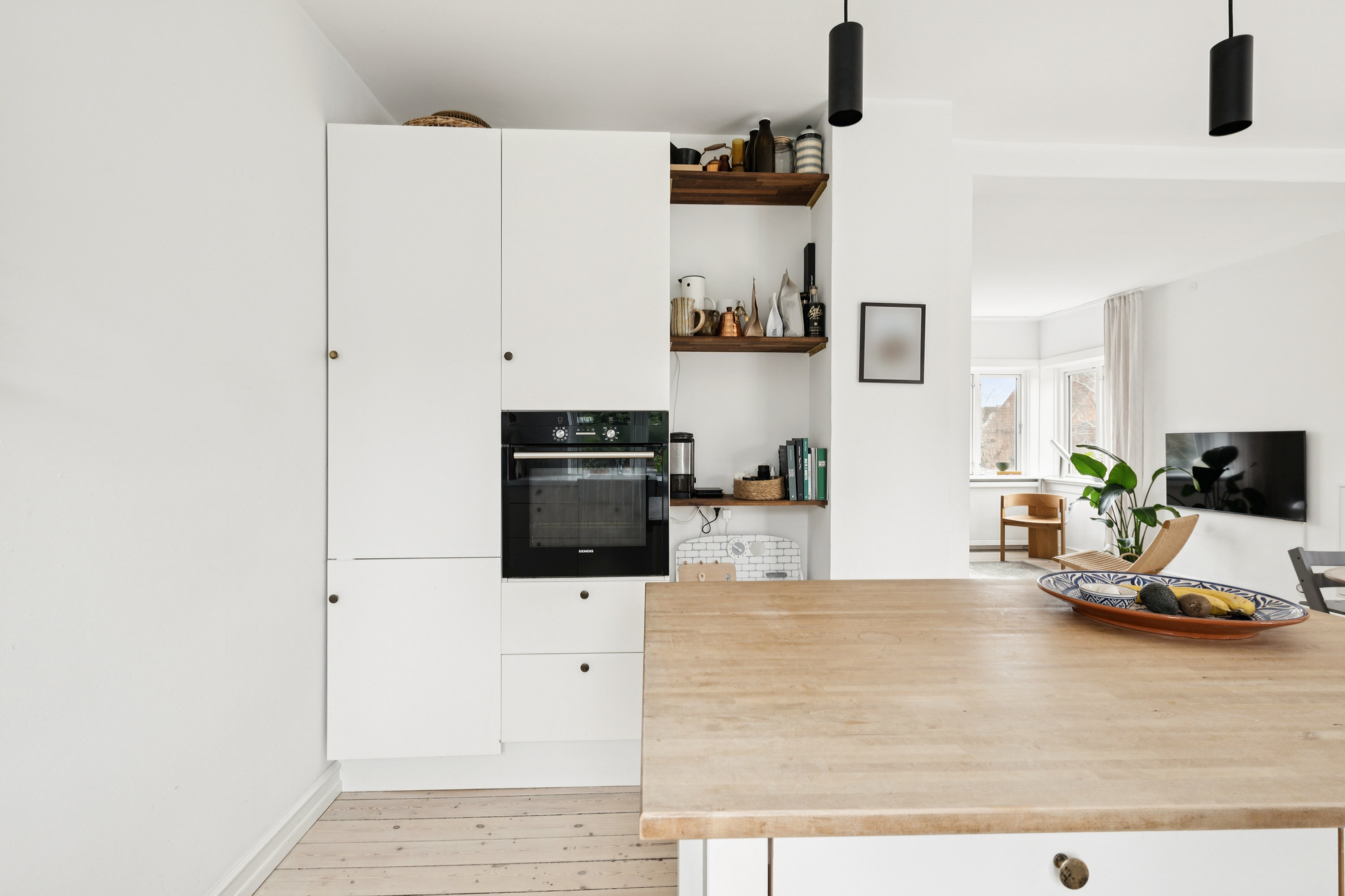 Fremhævet  billede i fuldskærmstilstand. Billede af Tryggevældevej 19, st.., 2720 Vanløse