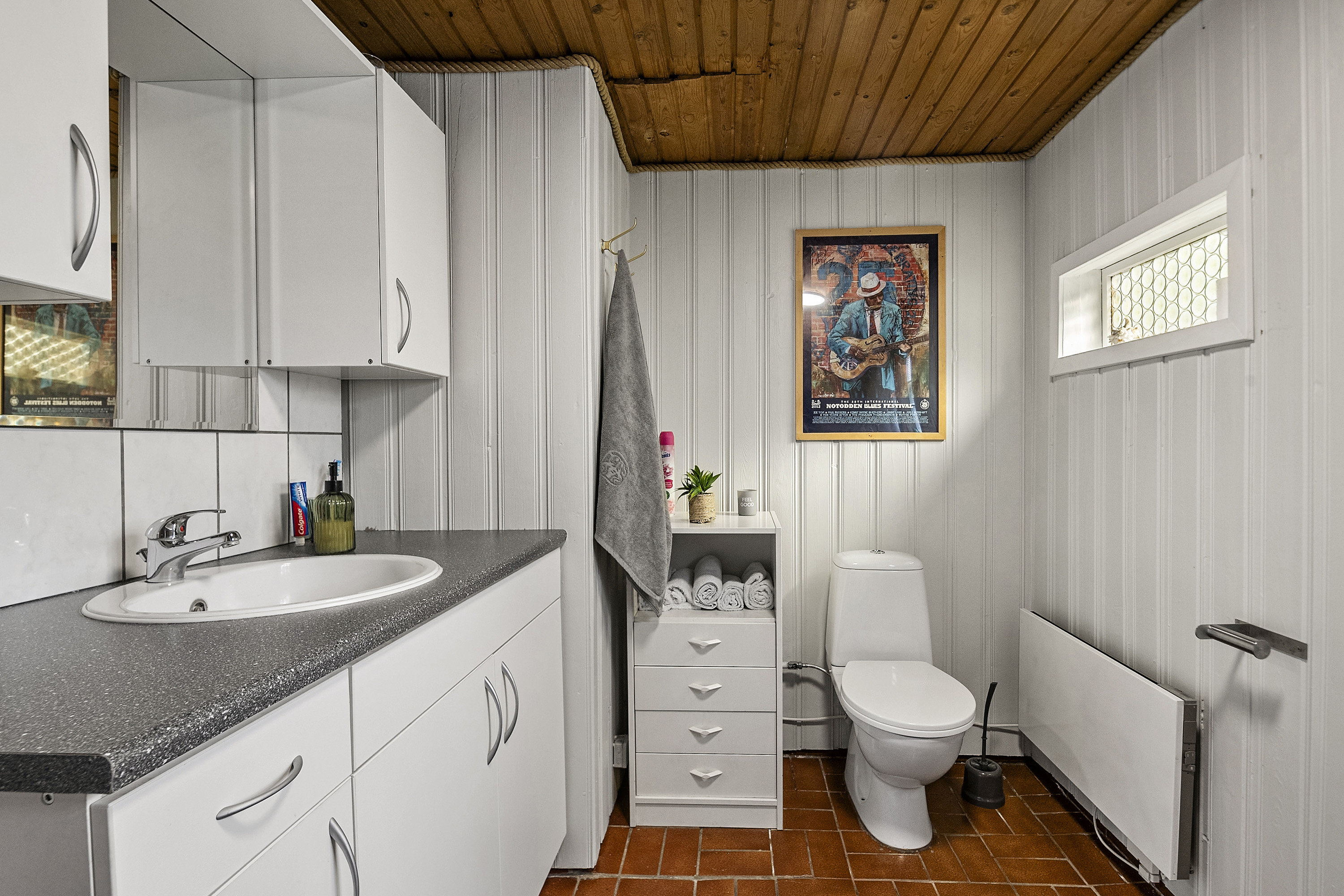 Fremhævet badeværelse billede i fuldskærmstilstand. Billede af Kasted Byvej 19, Kasted, 8200 Aarhus N