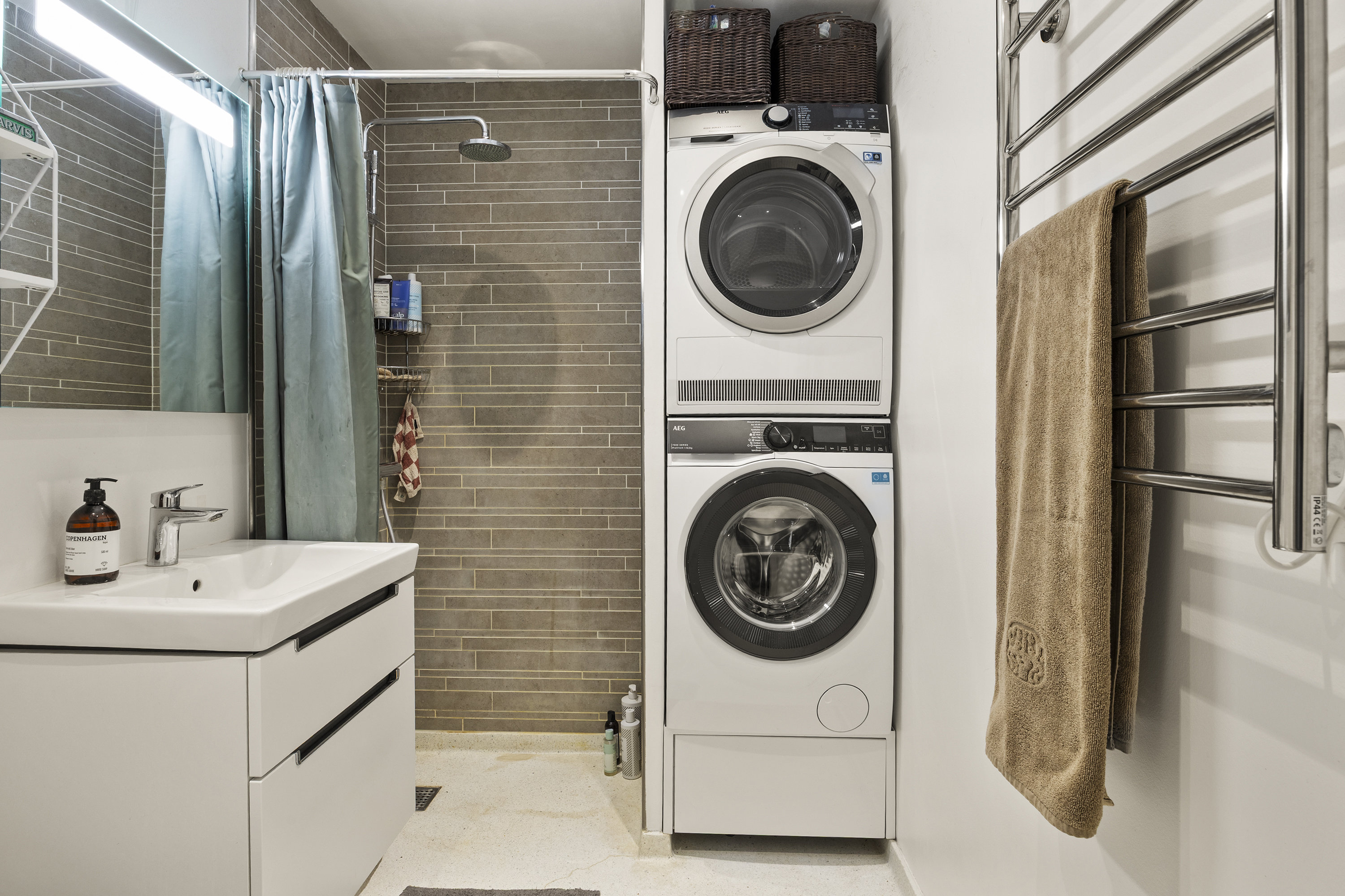 Fremhævet badeværelse billede i fuldskærmstilstand. Billede af Nørre Søgade 37A, 5. 5., 1370 København K