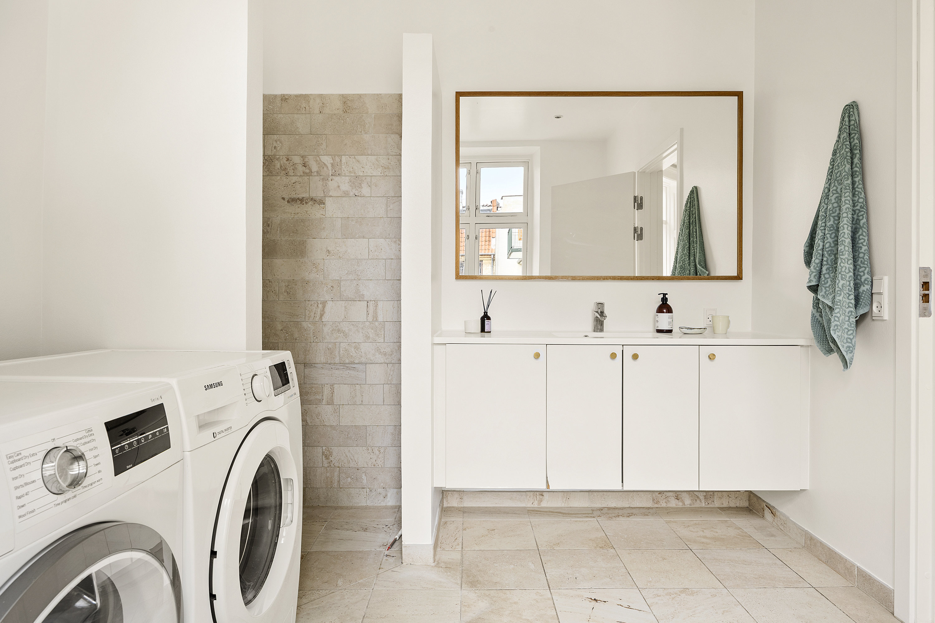 Fremhævet badeværelse billede i fuldskærmstilstand. Billede af Nørregade 36A, 2. tv., 1165 København K