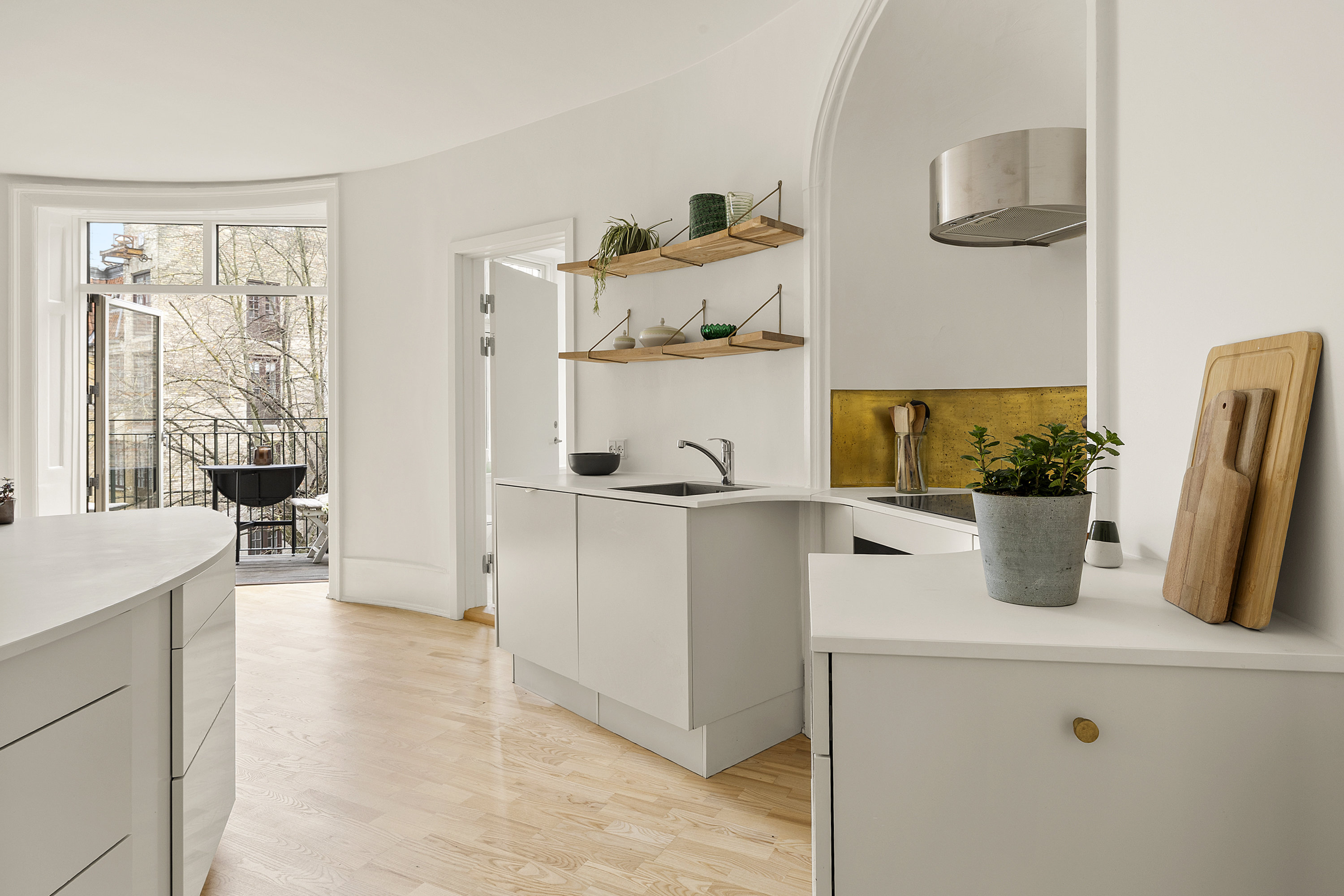 Fremhævet køkken billede i fuldskærmstilstand. Billede af Nørregade 36A, 2. tv., 1165 København K