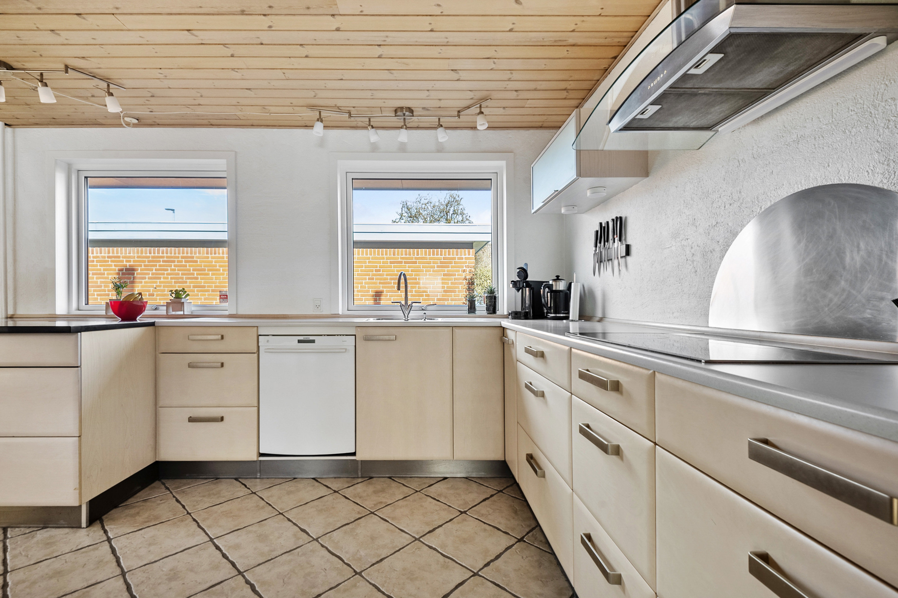 Fremhævet køkken billede i fuldskærmstilstand. Billede af Toftevangen 20, Bryndum, 6715 Esbjerg N