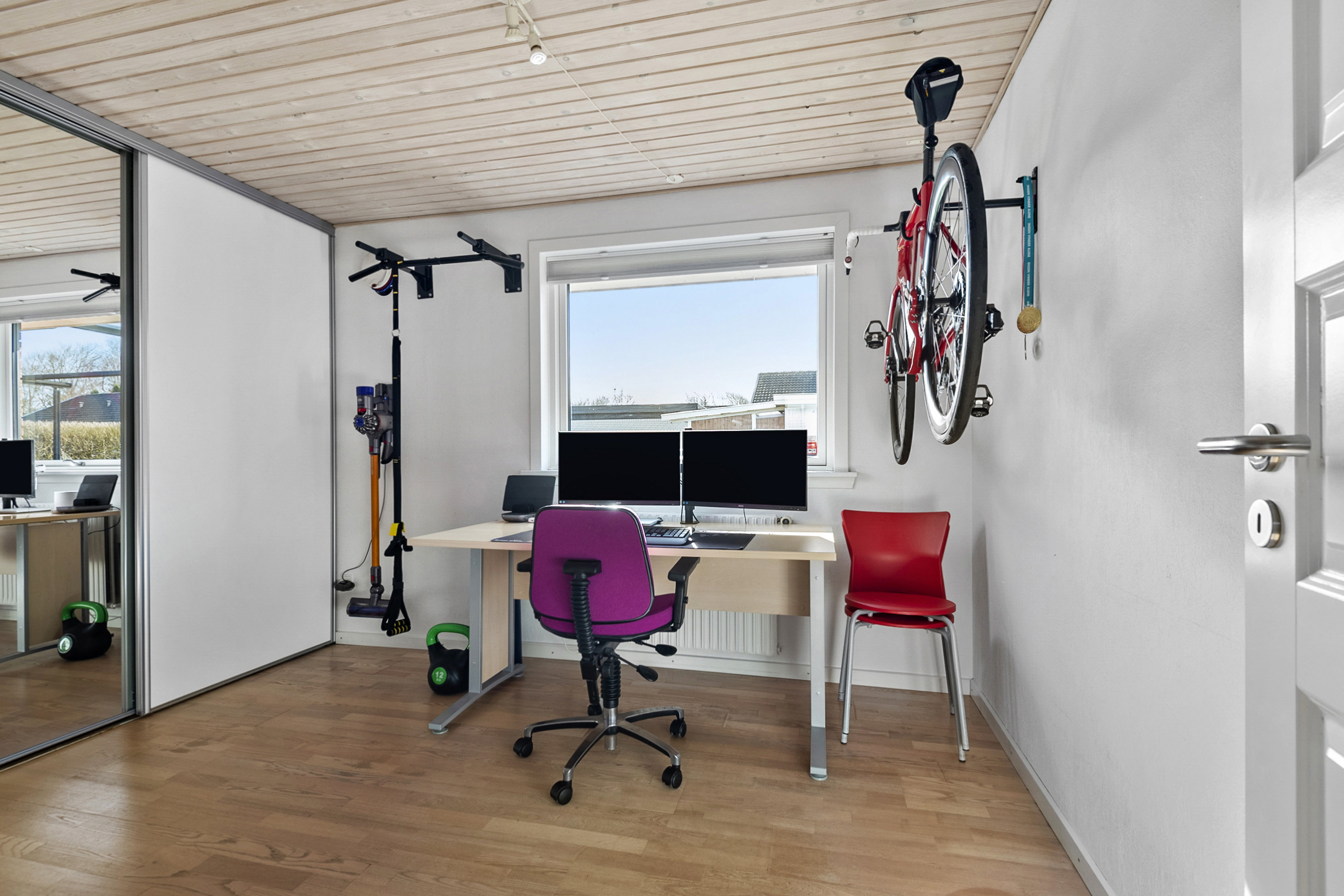 Fremhævet kontor billede i fuldskærmstilstand. Billede af Toftevangen 20, Bryndum, 6715 Esbjerg N