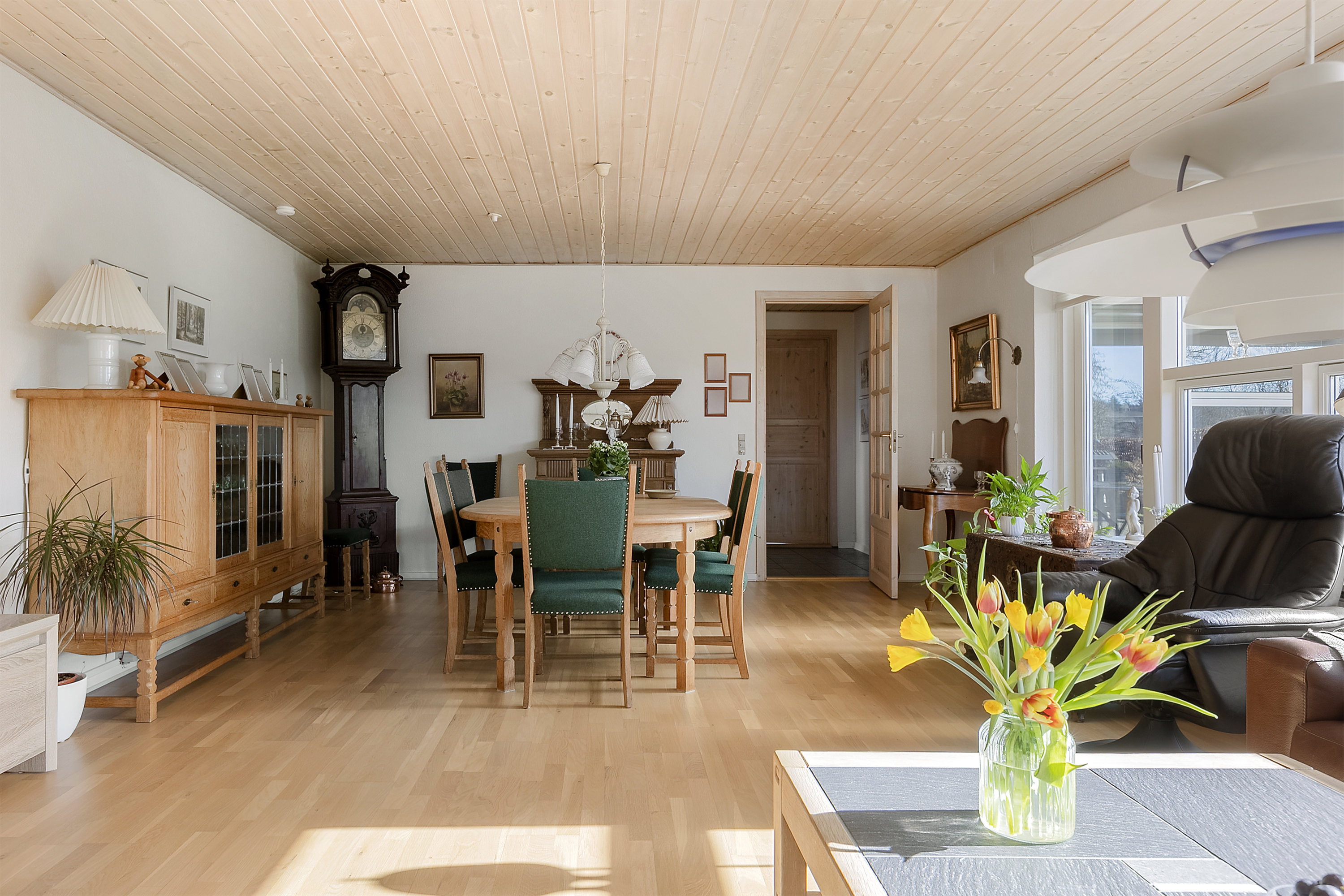 Fremhævet stue billede i fuldskærmstilstand. Billede af Muldvad 23, 6200 Aabenraa