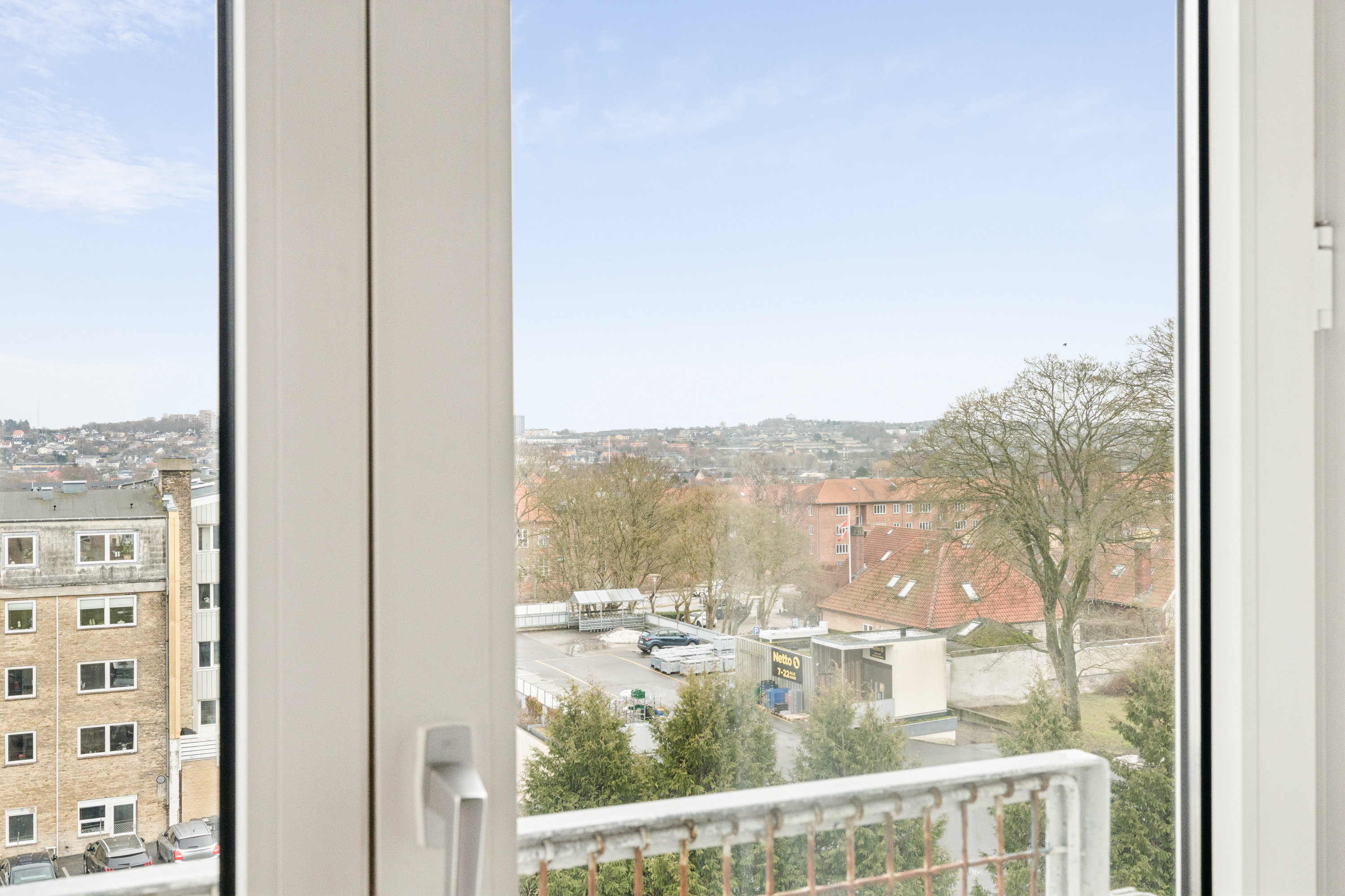 Fremhævet udsigt billede i fuldskærmstilstand. Billede af Snerlevej 15, 3. th., 9000 Aalborg