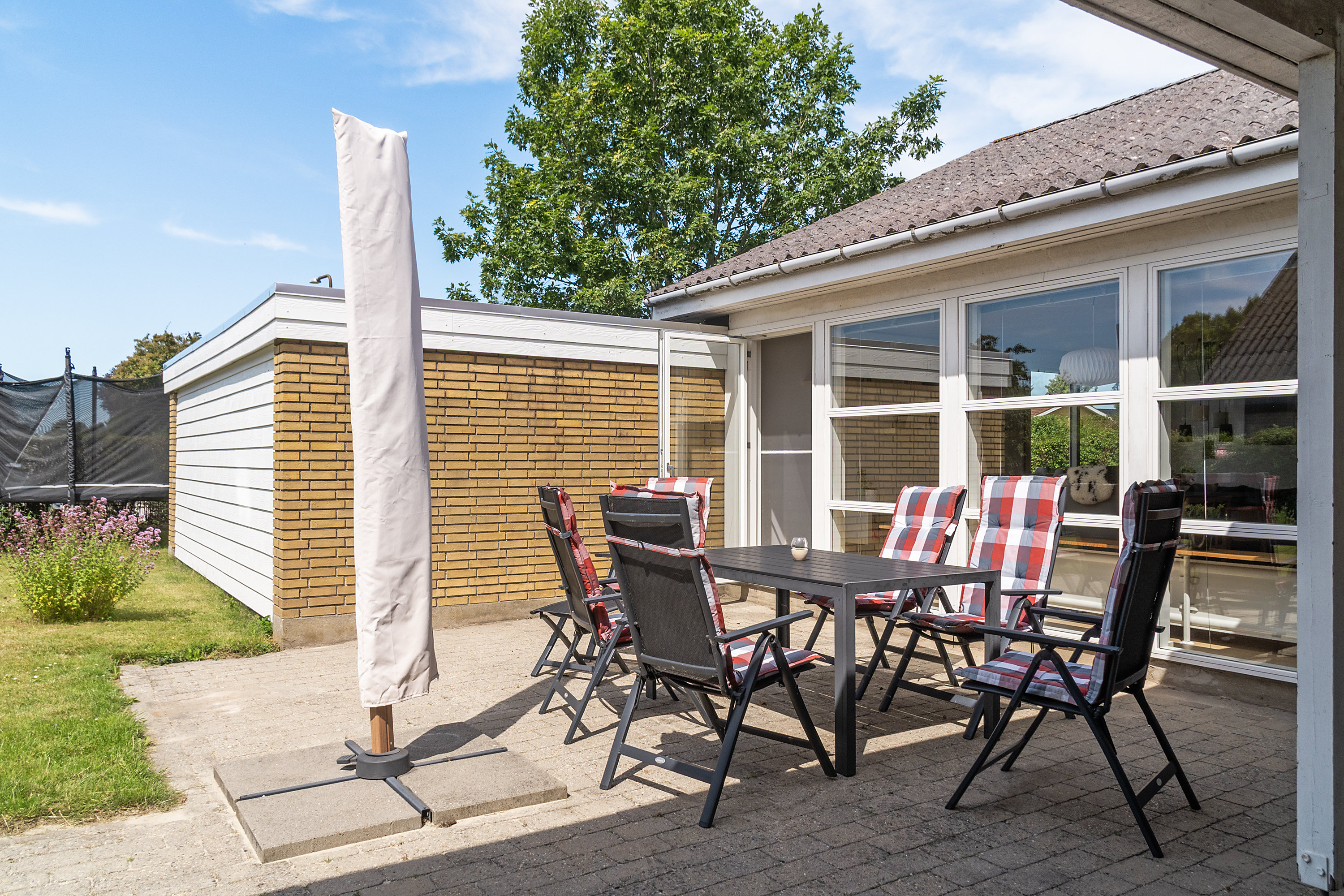 Fremhævet terrasse billede i fuldskærmstilstand. Billede af Sydtoften 5, 8260 Viby J