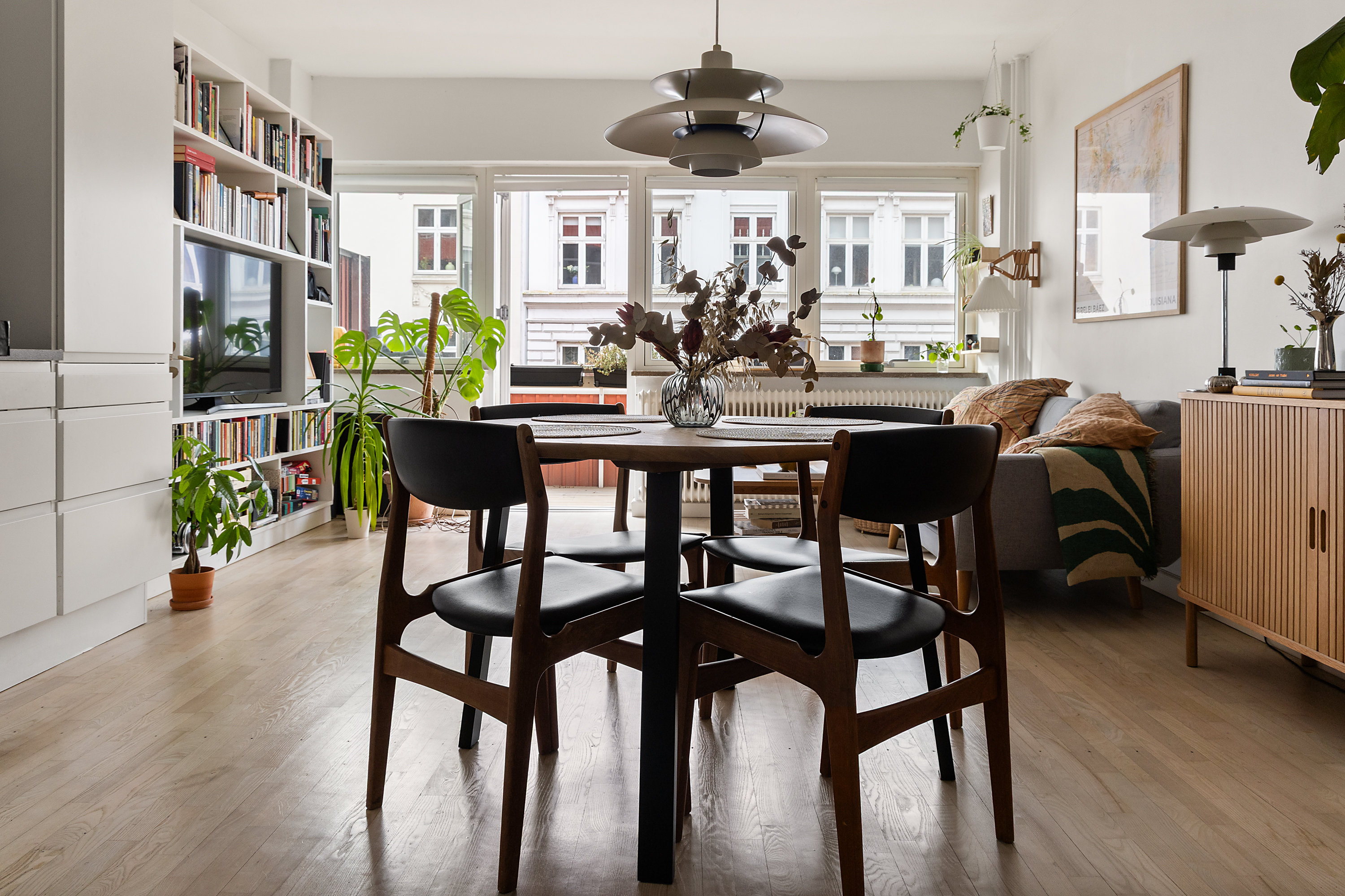 Fremhævet stue billede i fuldskærmstilstand. Billede af Bjelkes Allé 12, 1. 3., 2200 København N