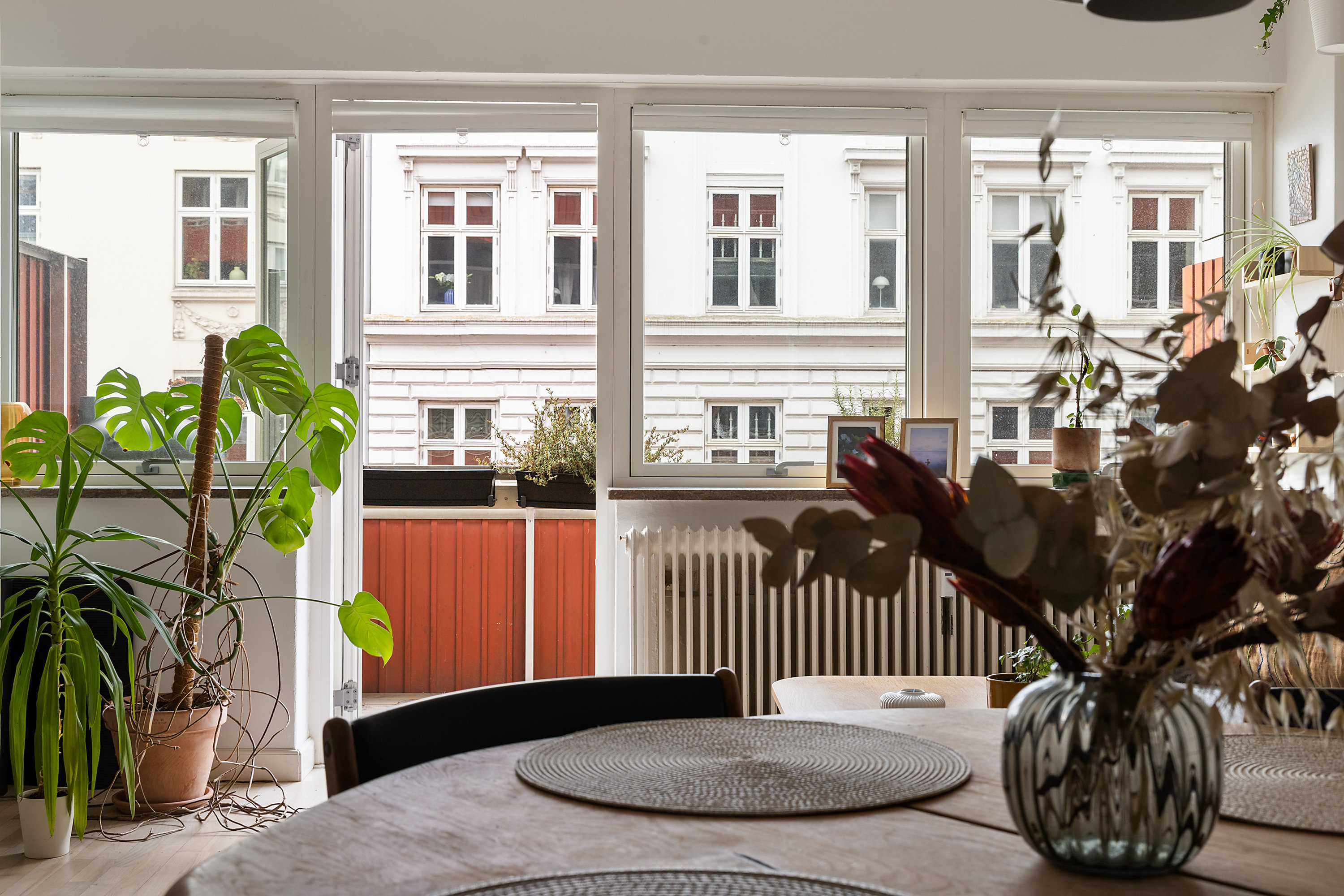 Fremhævet stue billede i fuldskærmstilstand. Billede af Bjelkes Allé 12, 1. 3., 2200 København N