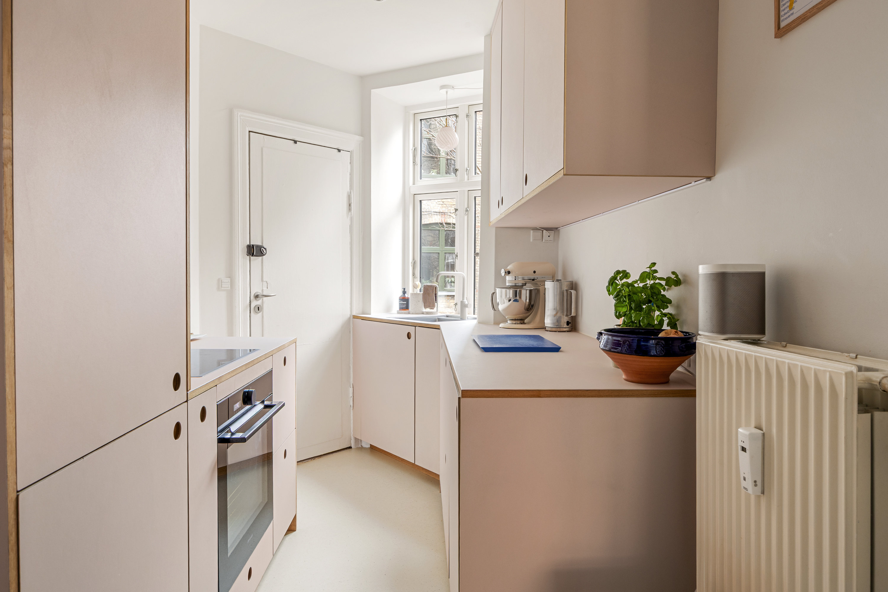 Fremhævet køkken billede i fuldskærmstilstand. Billede af Søllerødgade 22, st.. th., 2200 København N