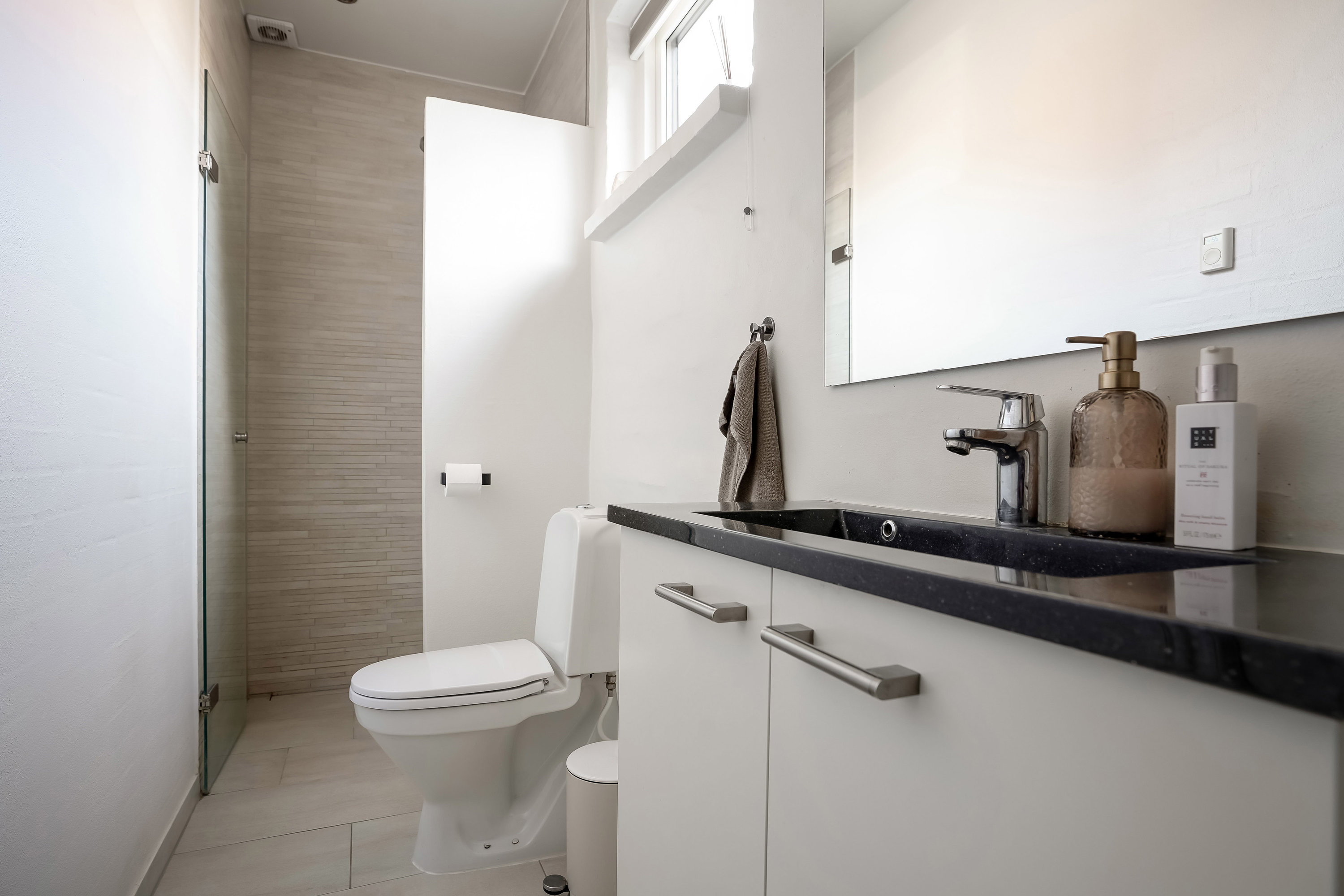 Fremhævet toilet billede i fuldskærmstilstand. Billede af Tværgade 14, 5500 Middelfart