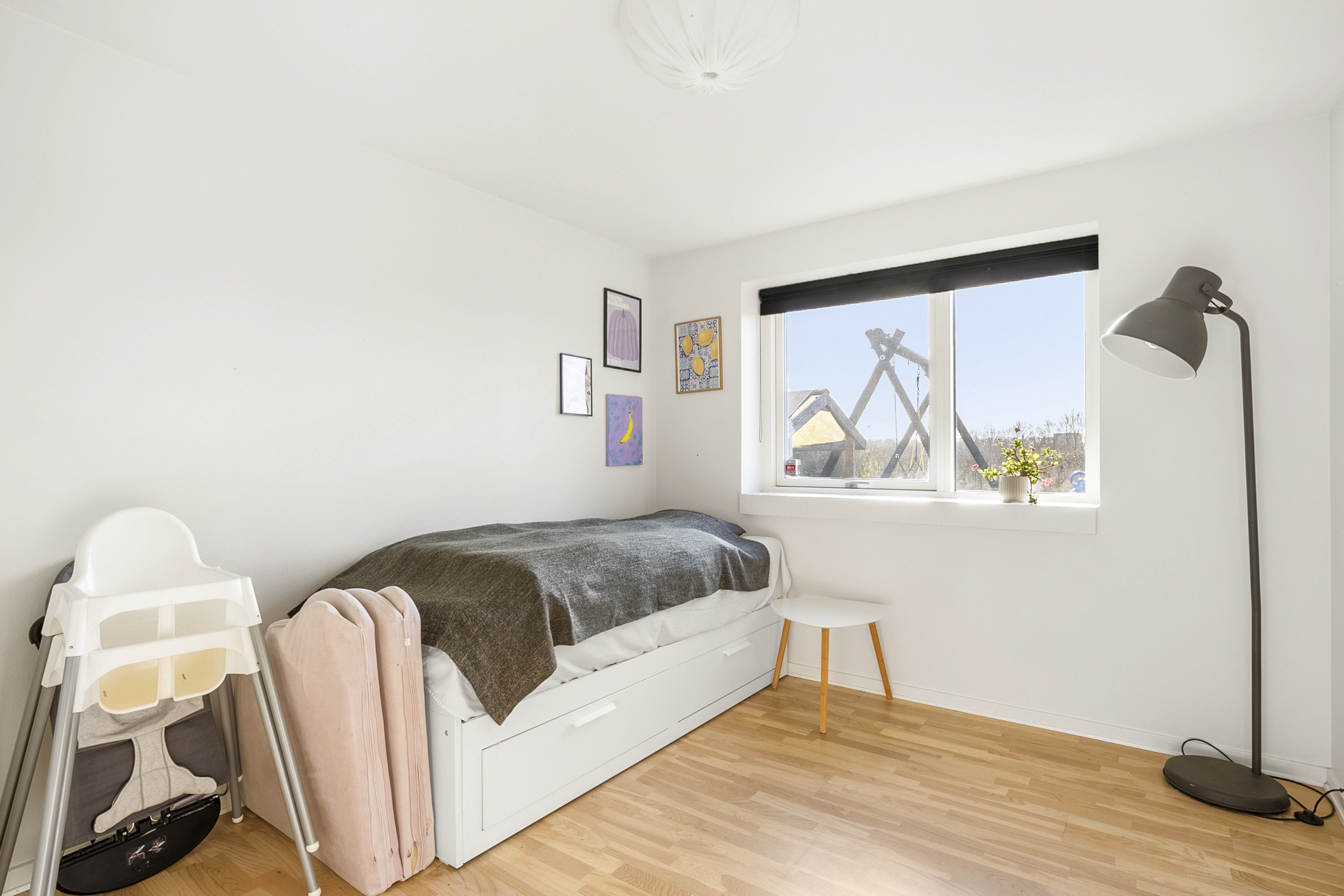 Fremhævet soveværelse billede i fuldskærmstilstand. Billede af Snedronningen 24, Seden, 5240 Odense NØ