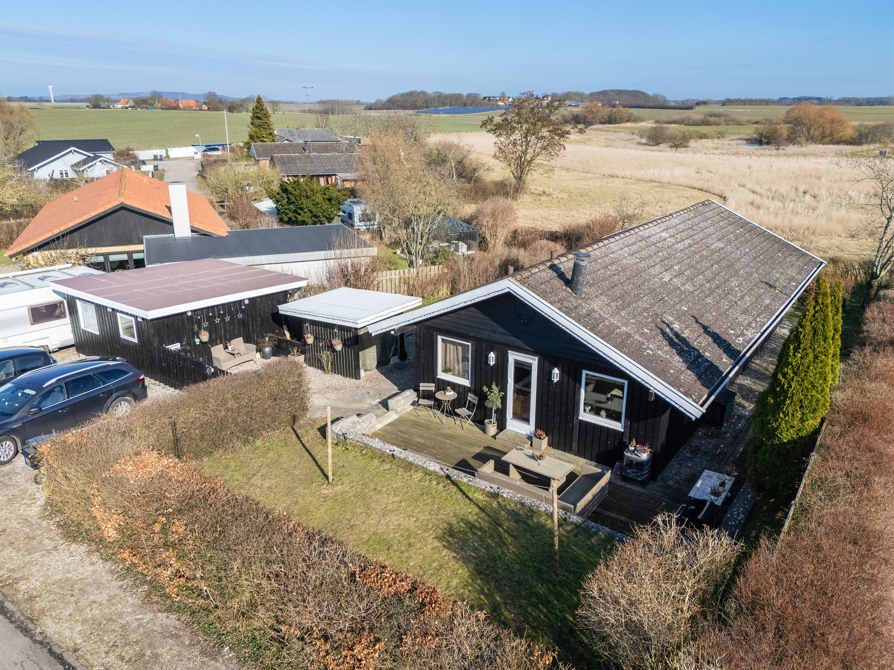 Fremhævet udendørs billede i fuldskærmstilstand. Billede af Svalevej 3, 4591 Føllenslev