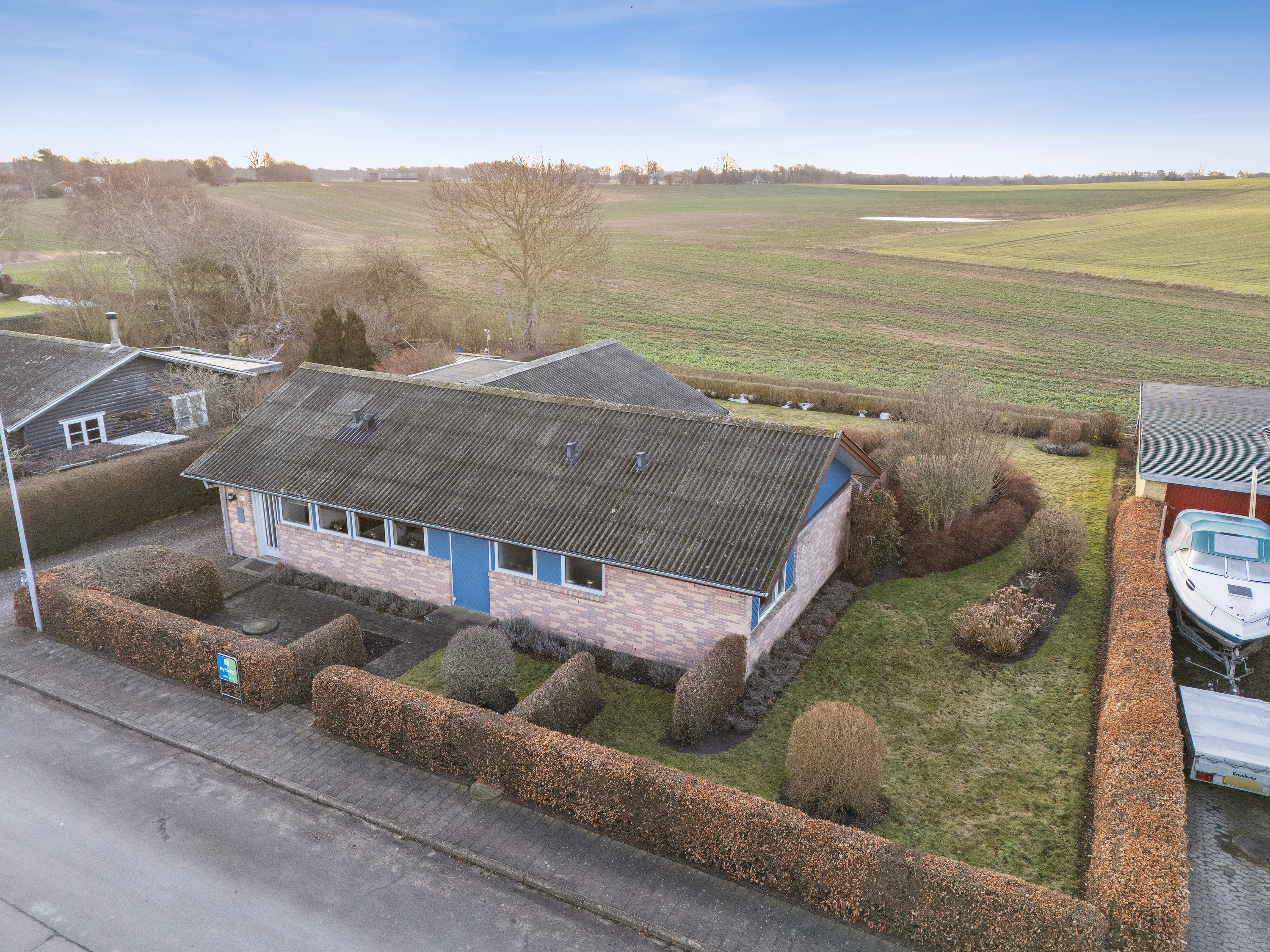 Fremhævet set fra haven billede i fuldskærmstilstand. Billede af Stuesagervej 4, Årby, 4400 Kalundborg