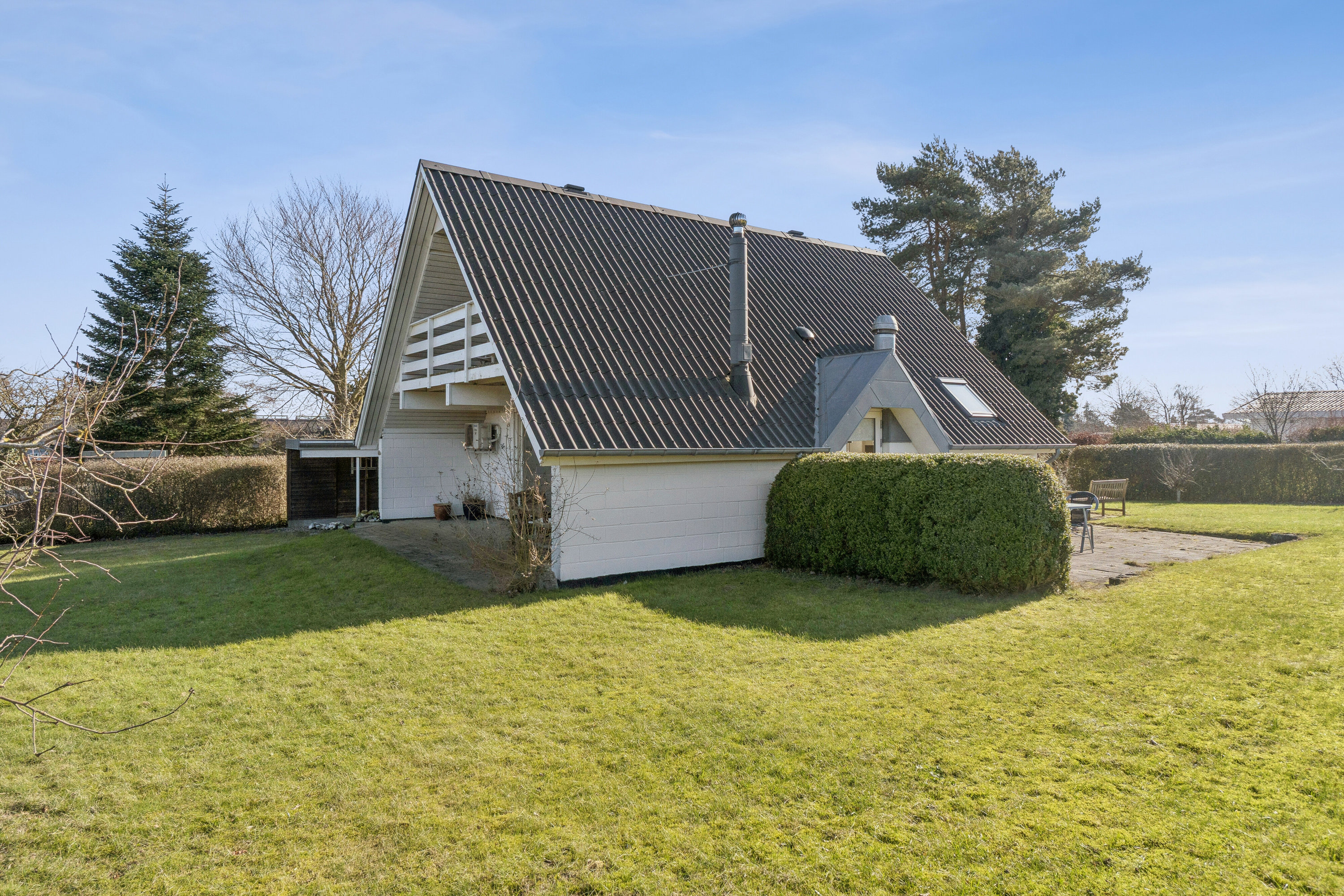 Fremhævet set fra vejen billede i fuldskærmstilstand. Billede af Slude Strand 4A, 5871 Frørup