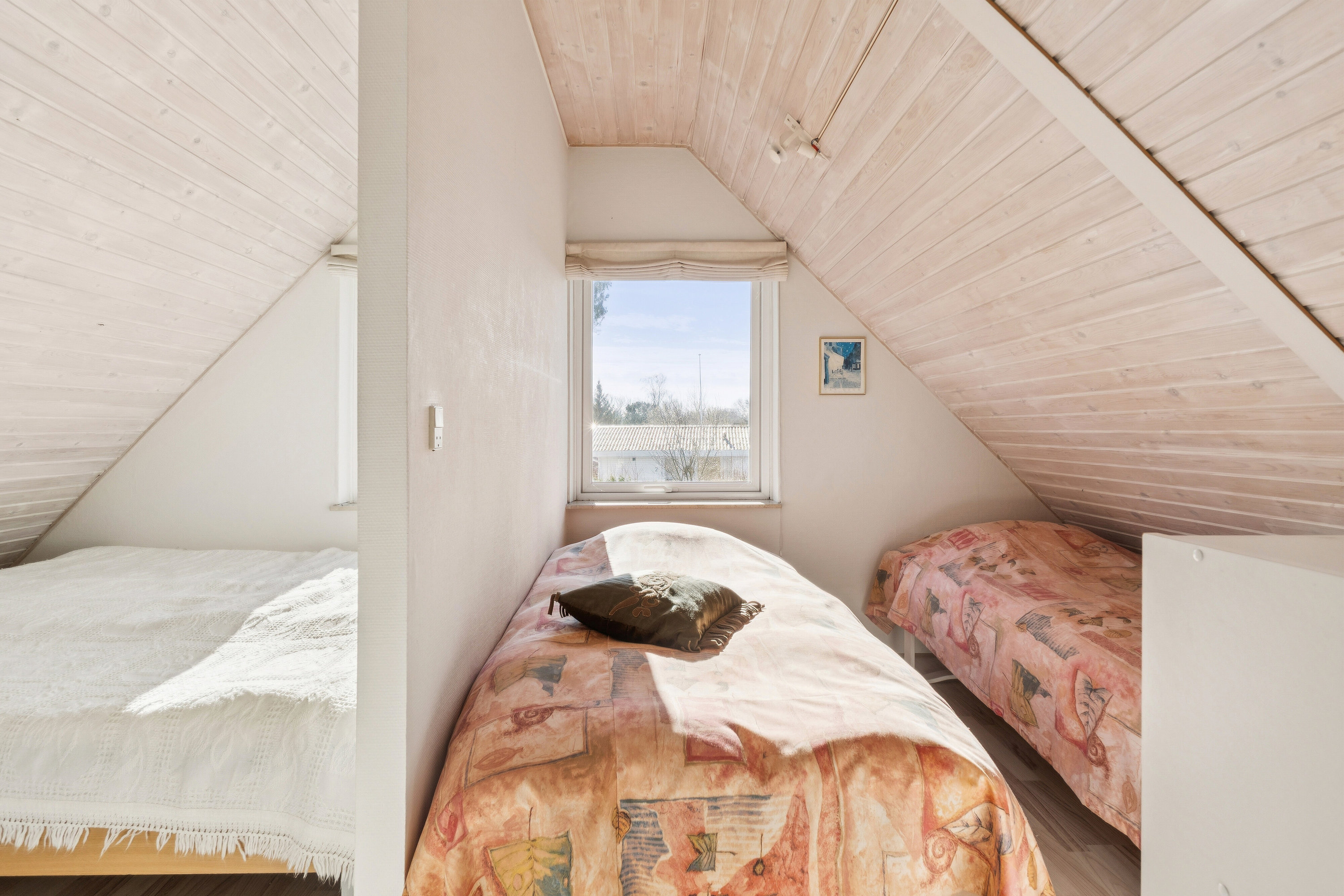 Fremhævet soveværelse billede i fuldskærmstilstand. Billede af Slude Strand 4A, 5871 Frørup