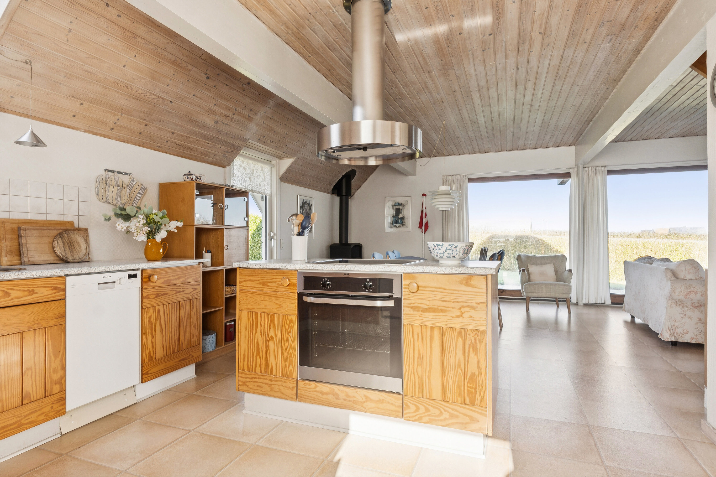 Fremhævet køkken billede i fuldskærmstilstand. Billede af Slude Strand 4A, 5871 Frørup