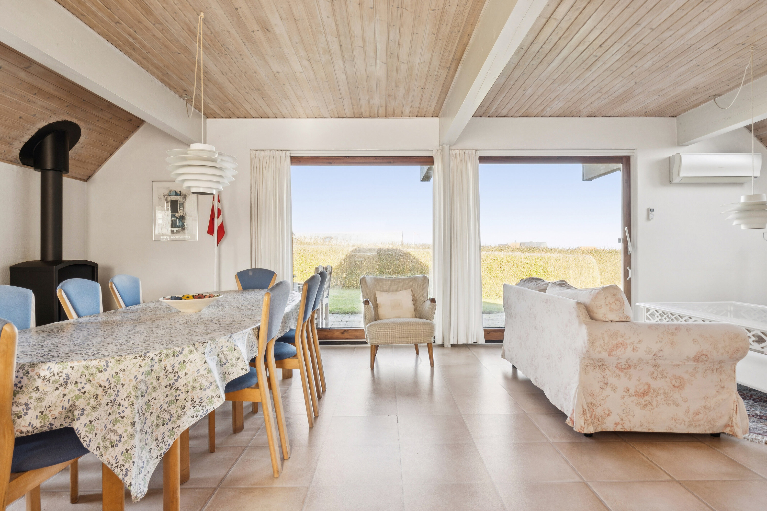 Fremhævet spisestue billede i fuldskærmstilstand. Billede af Slude Strand 4A, 5871 Frørup