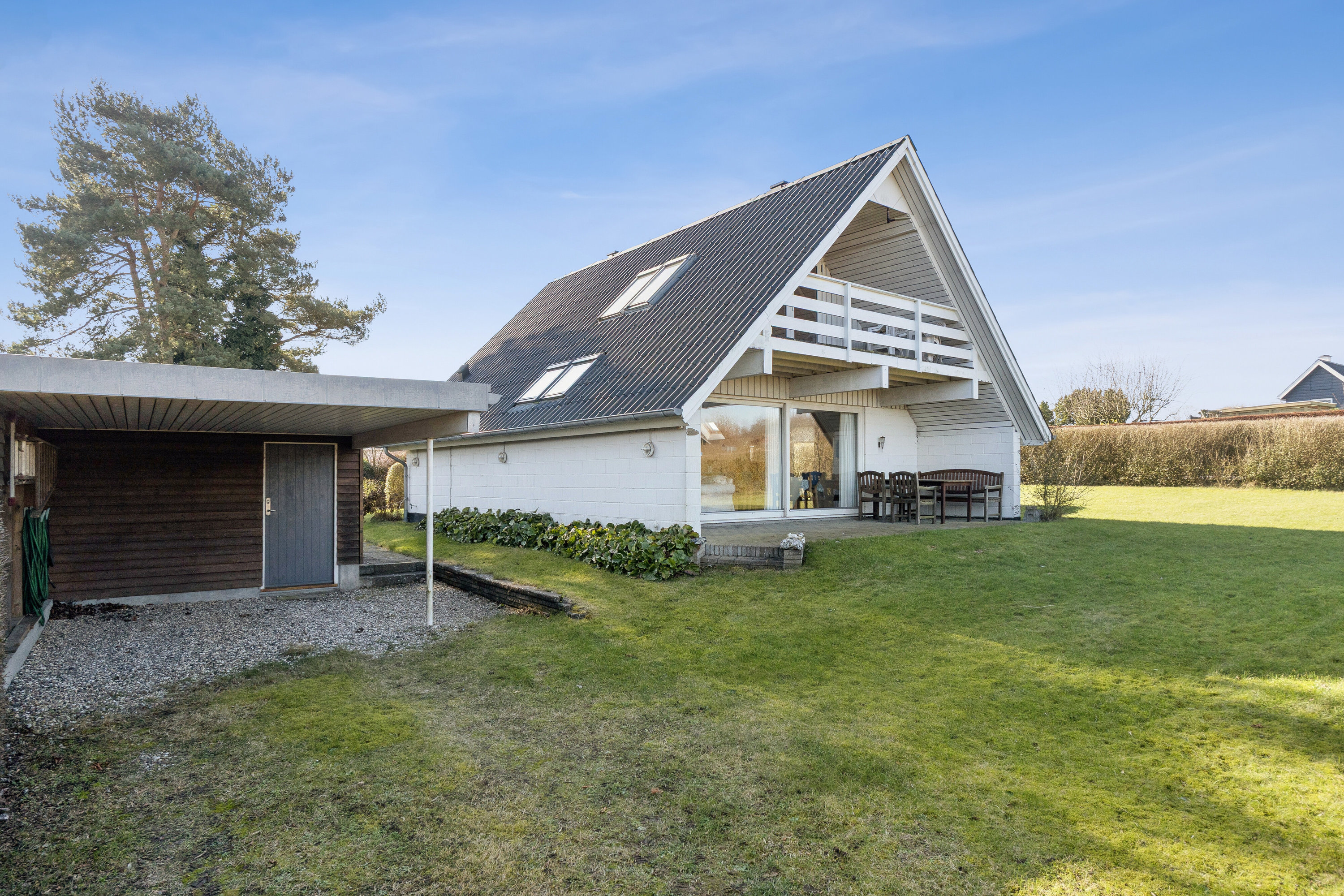 Fremhævet set fra vejen billede i fuldskærmstilstand. Billede af Slude Strand 4A, 5871 Frørup