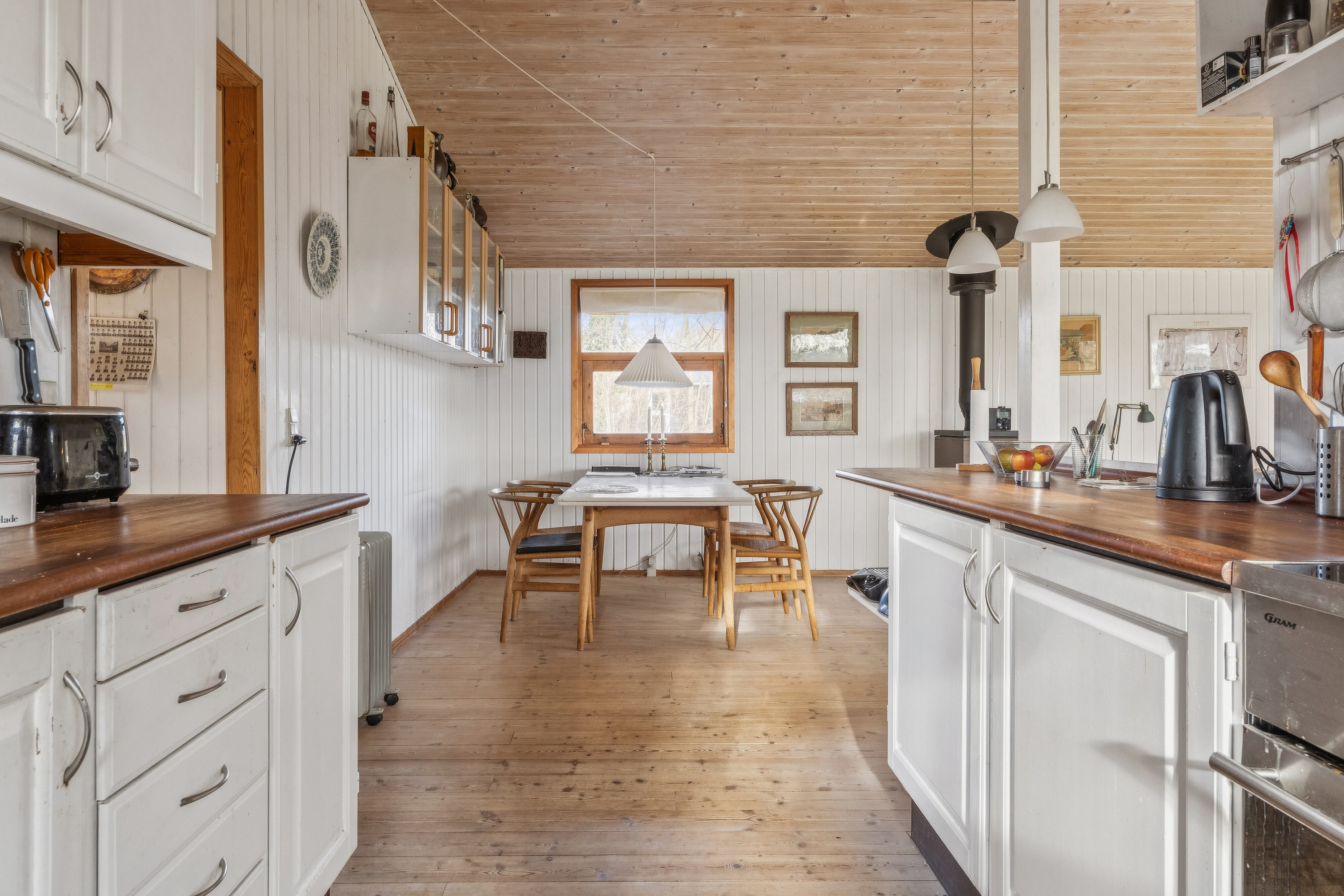 Fremhævet køkken billede i fuldskærmstilstand. Billede af Mathilde Nielsensvej 8, Evetofte, 3370 Melby