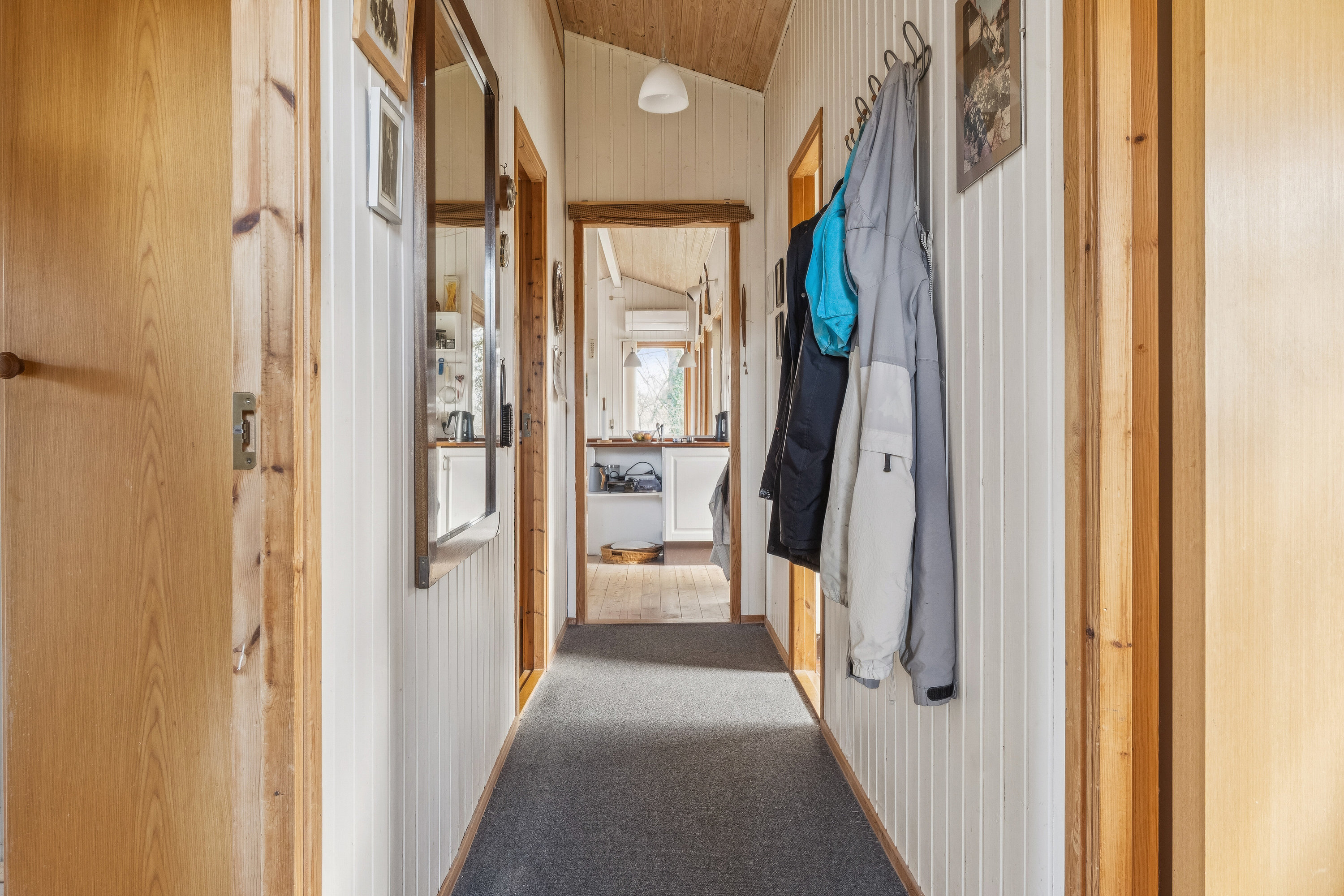 Fremhævet gang billede i fuldskærmstilstand. Billede af Mathilde Nielsensvej 8, Evetofte, 3370 Melby