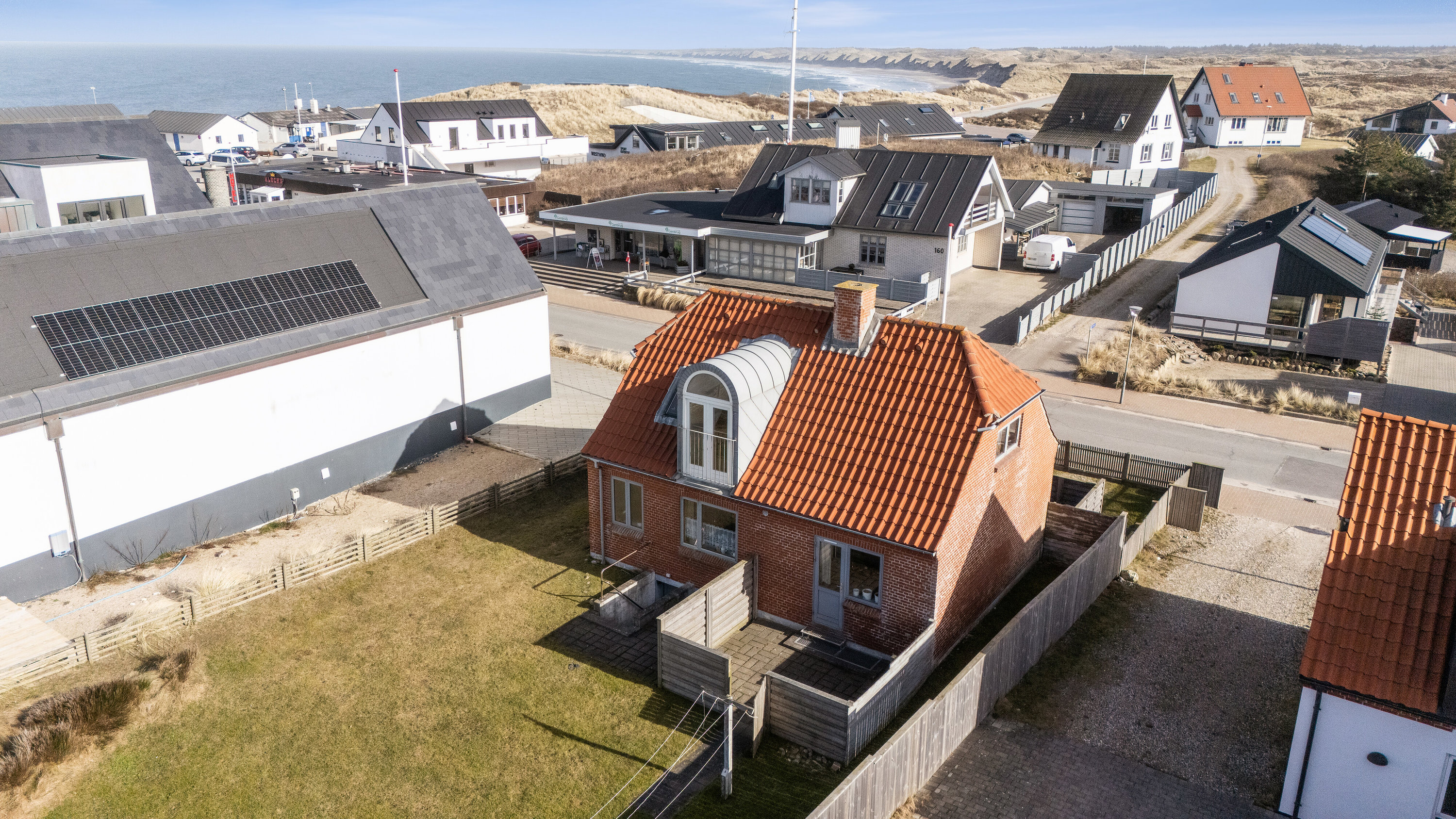 Fremhævet set fra haven billede i fuldskærmstilstand. Billede af Vesterhavsgade 121, Vorupør, 7700 Thisted