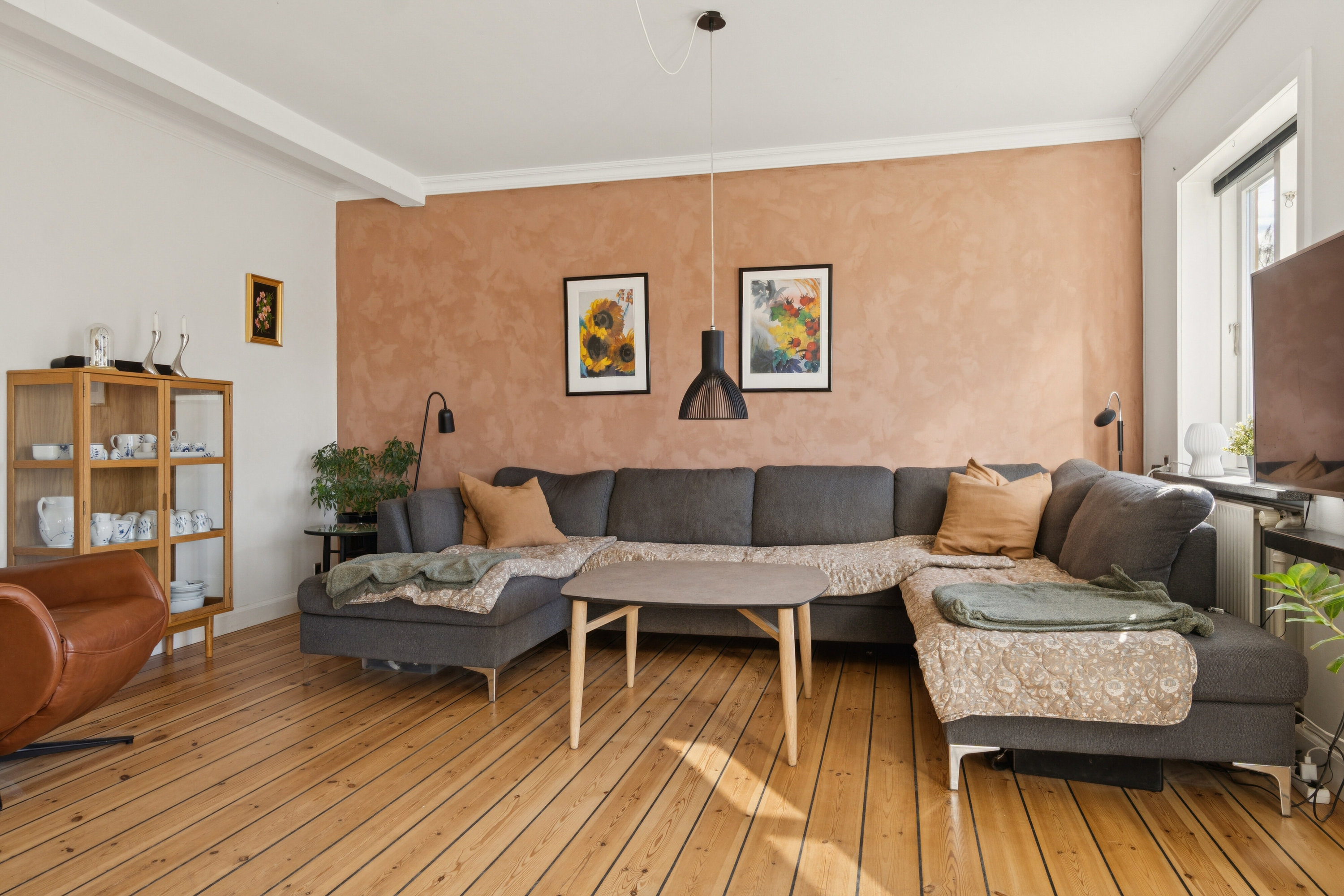 Fremhævet stue billede i fuldskærmstilstand. Billede af Bakkekammen 1, 4560 Vig