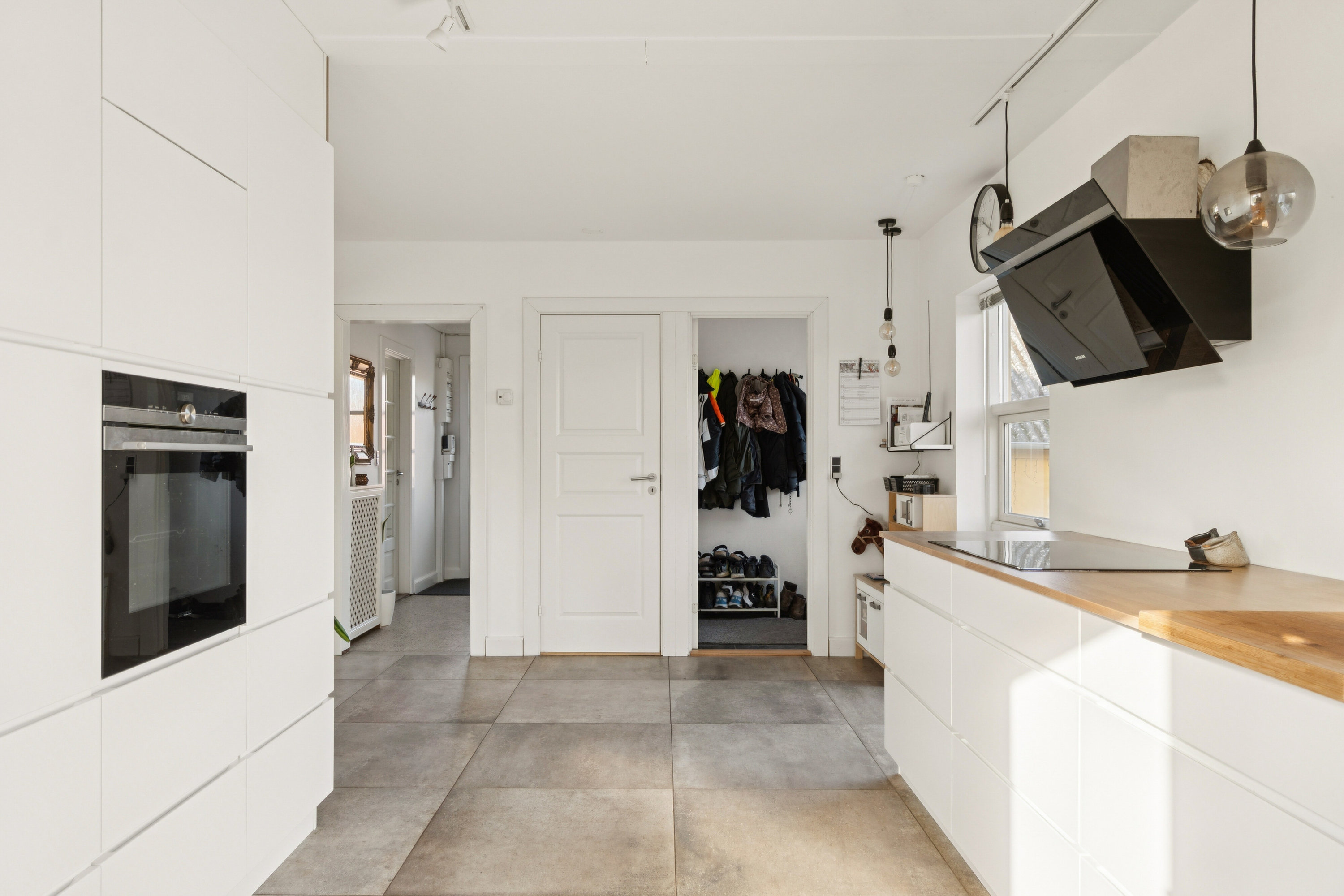 Fremhævet køkken billede i fuldskærmstilstand. Billede af Bakkekammen 1, 4560 Vig