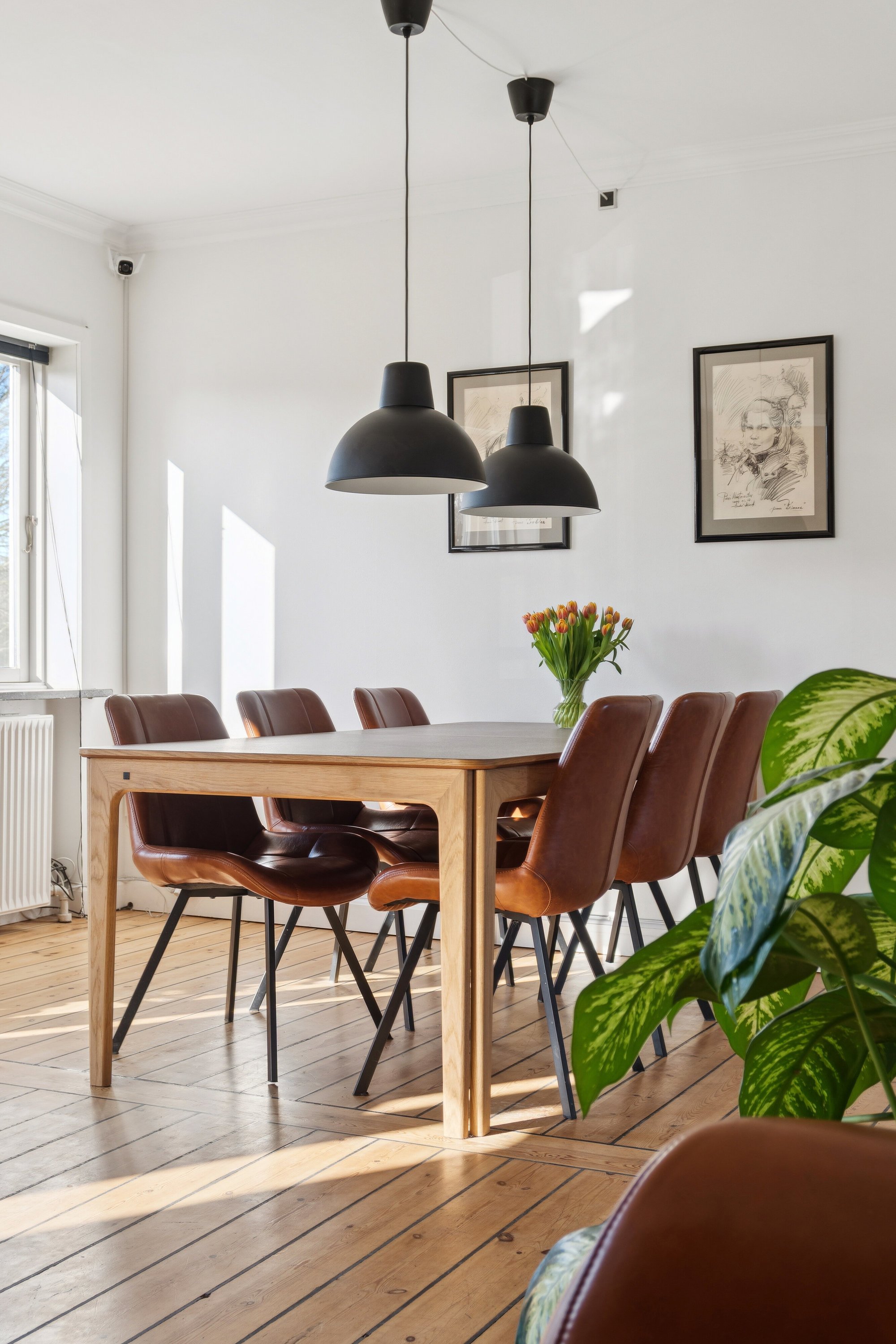 Fremhævet spisestue billede i fuldskærmstilstand. Billede af Bakkekammen 1, 4560 Vig