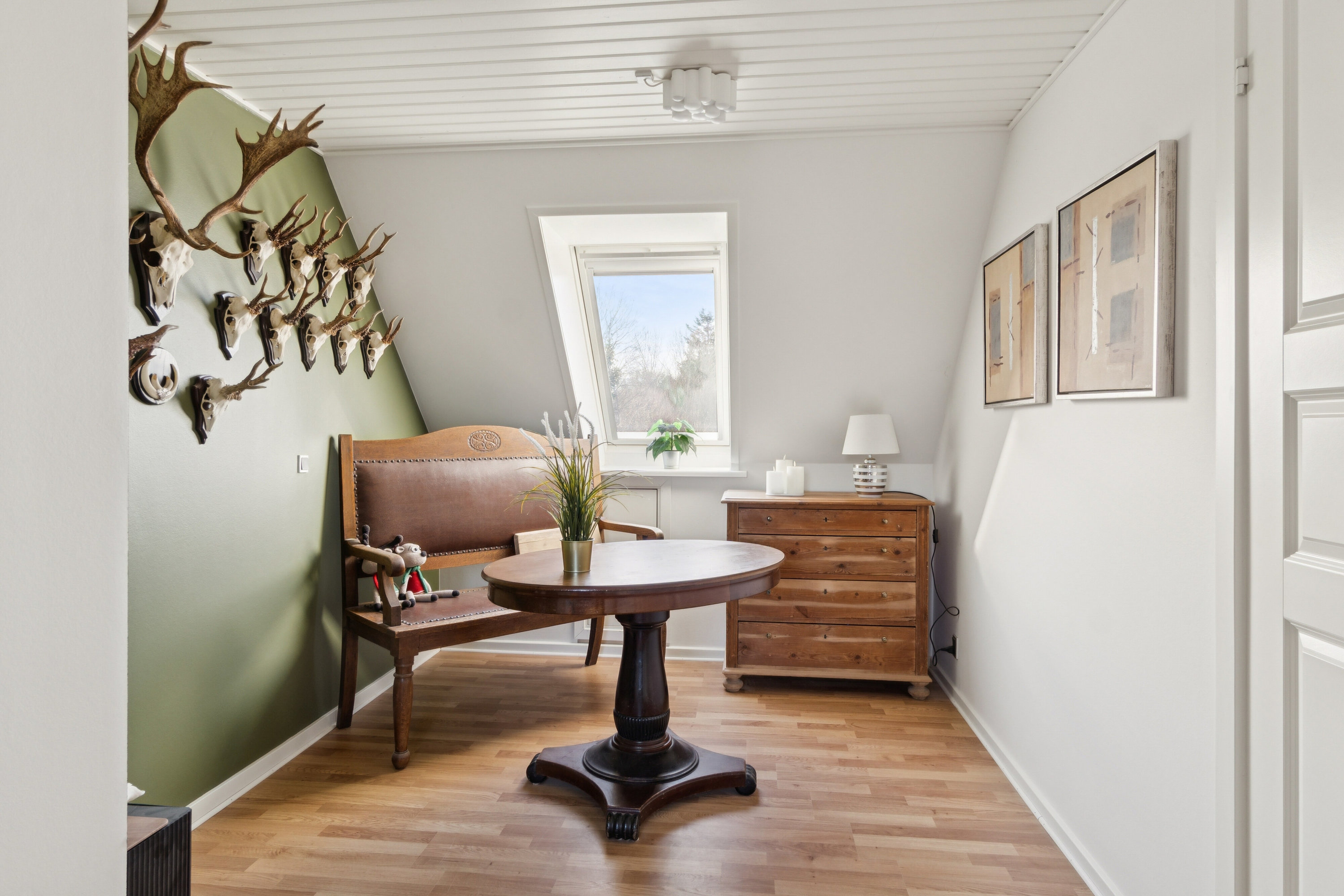 Fremhævet spisestue billede i fuldskærmstilstand. Billede af Bakkekammen 1, 4560 Vig