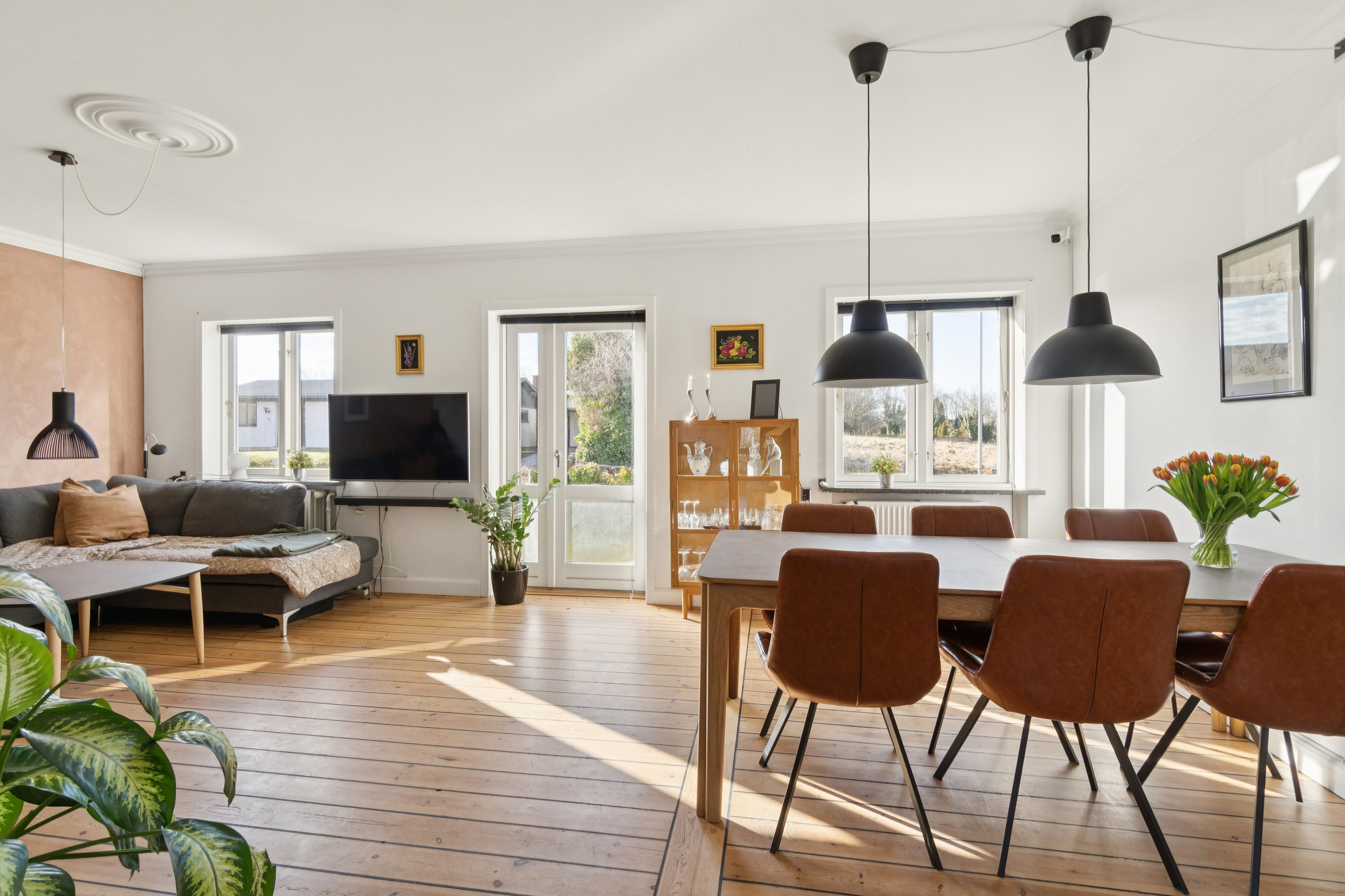 Fremhævet spisestue billede i fuldskærmstilstand. Billede af Bakkekammen 1, 4560 Vig