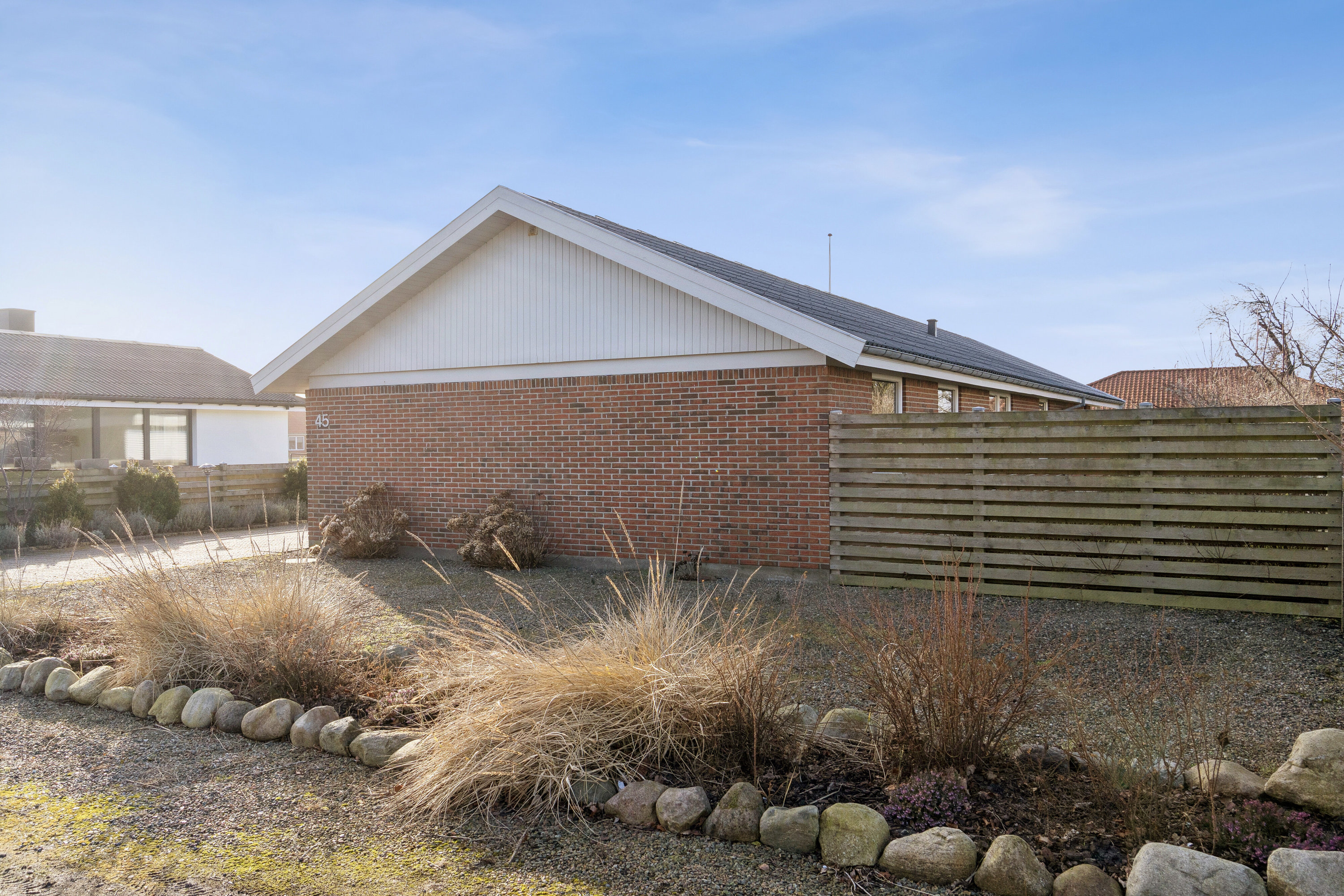 Fremhævet set fra vejen billede i fuldskærmstilstand. Billede af Bybakken 45, Ræhr, 7730 Hanstholm