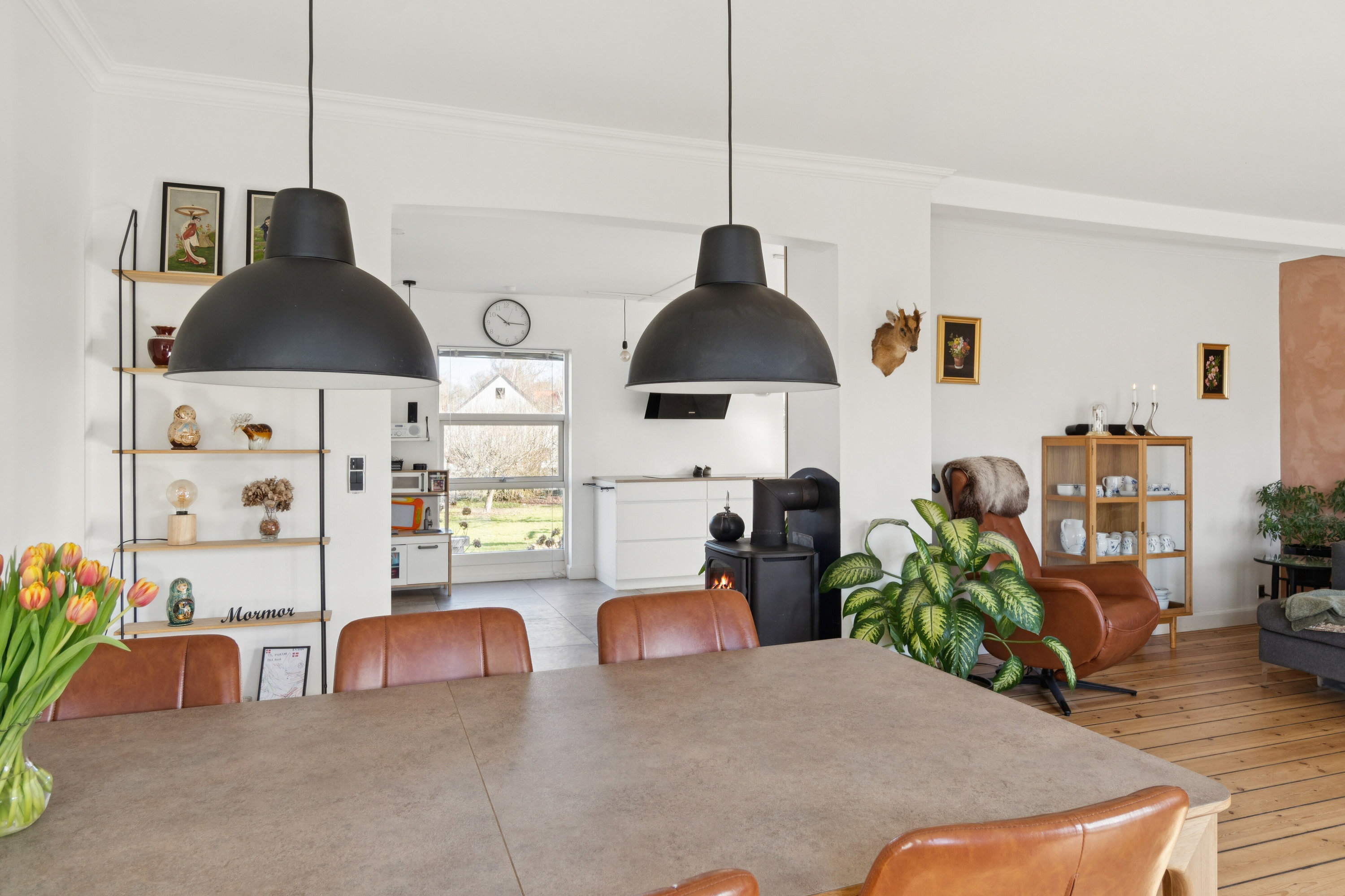 Fremhævet spisestue billede i fuldskærmstilstand. Billede af Bakkekammen 1, 4560 Vig