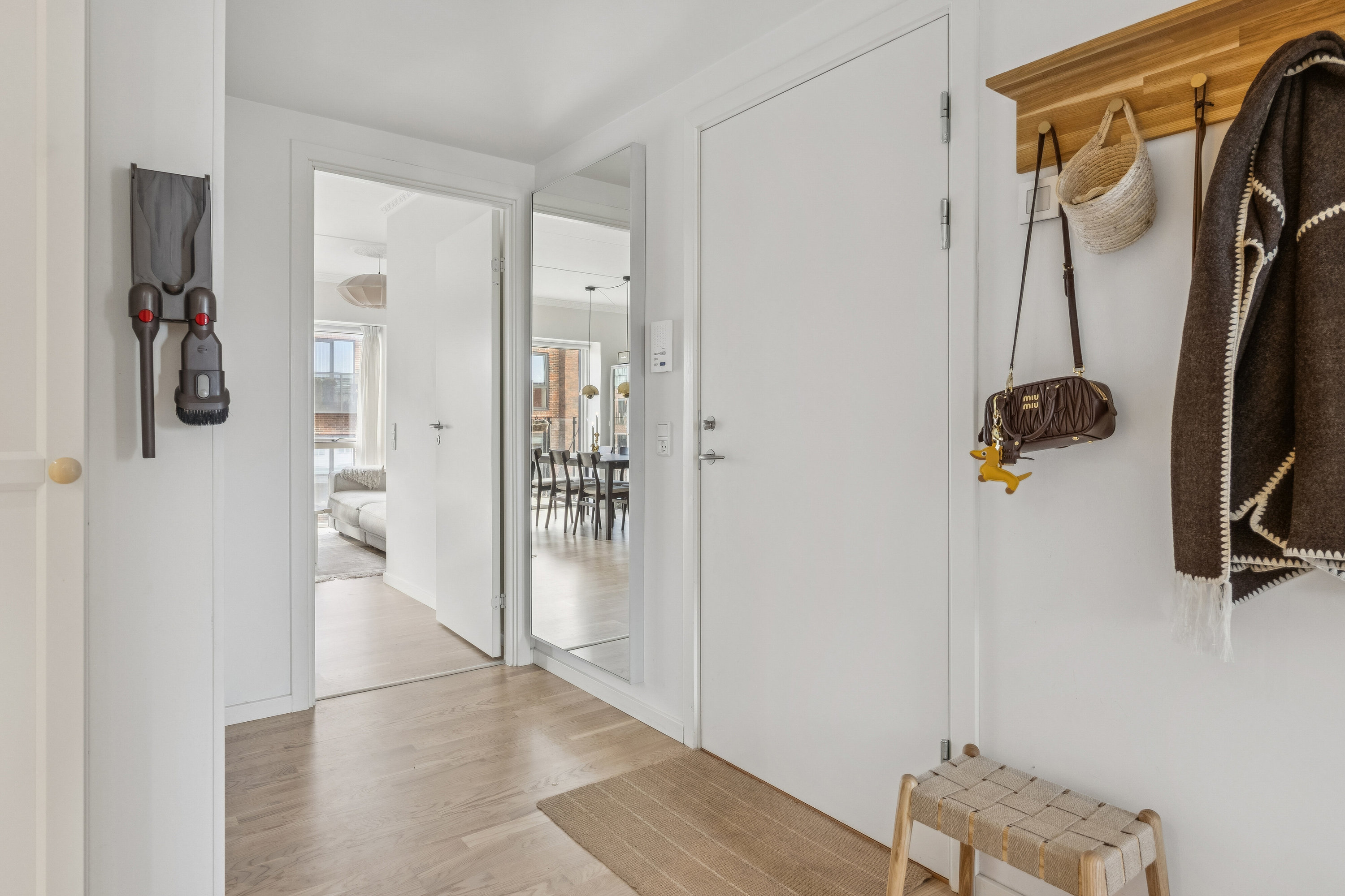 Fremhævet gang billede i fuldskærmstilstand. Billede af Kirkebjerg Parkvej 10A, 3. th., 2605 Brøndby