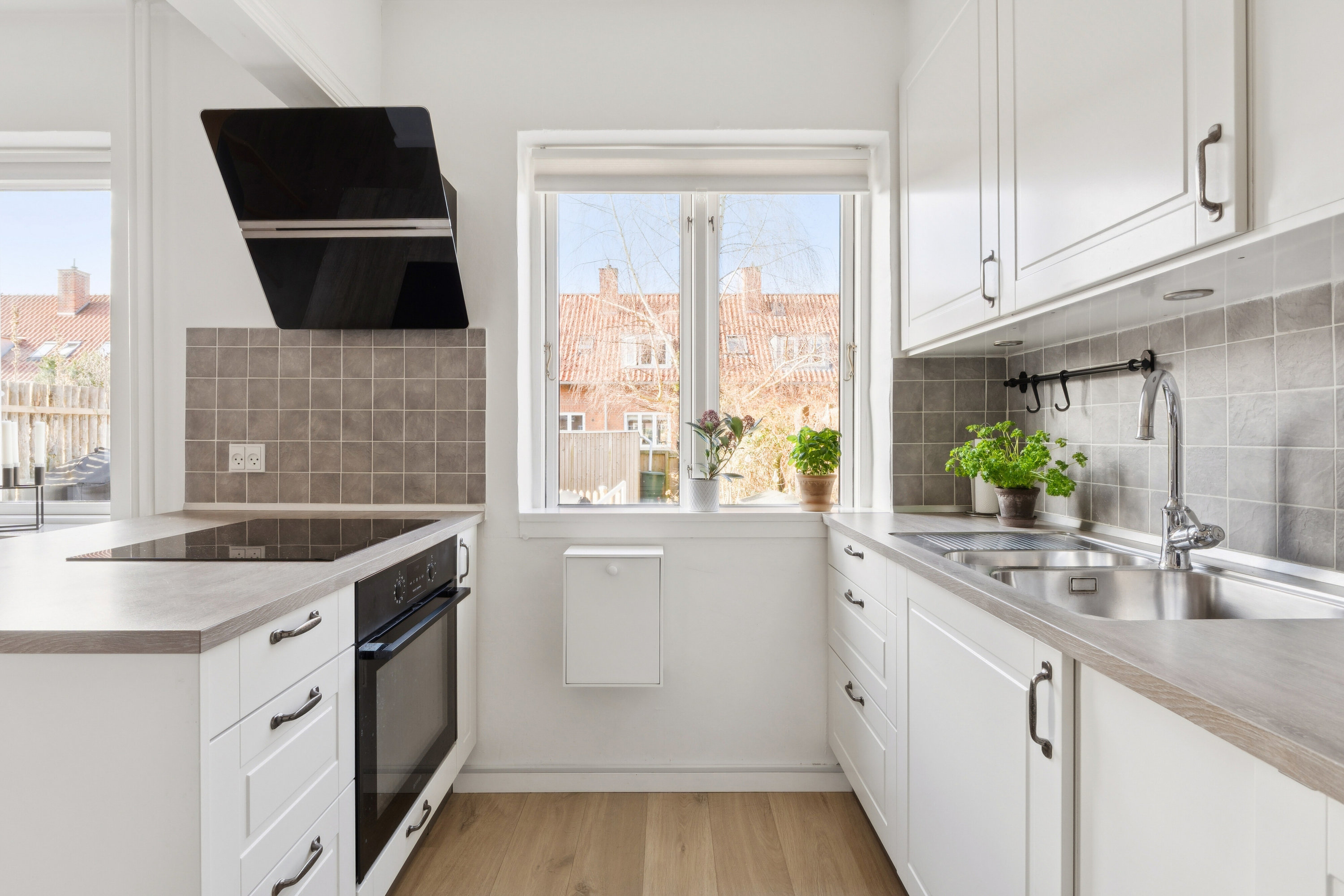 Fremhævet køkken billede i fuldskærmstilstand. Billede af Lyngtoften 26, 2800 Kongens Lyngby