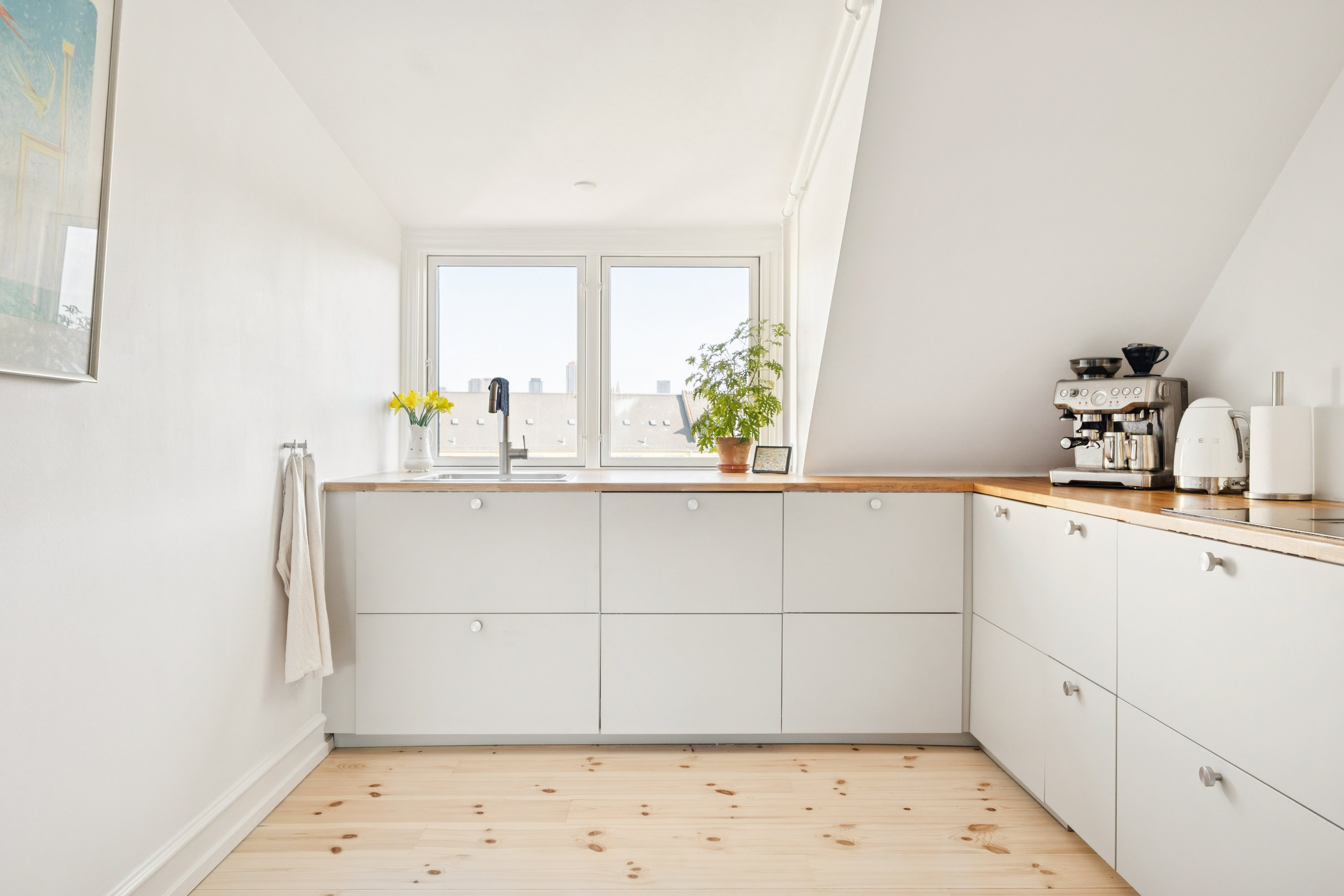 Fremhævet køkken billede i fuldskærmstilstand. Billede af Beatevej 4, 5., 2500 Valby