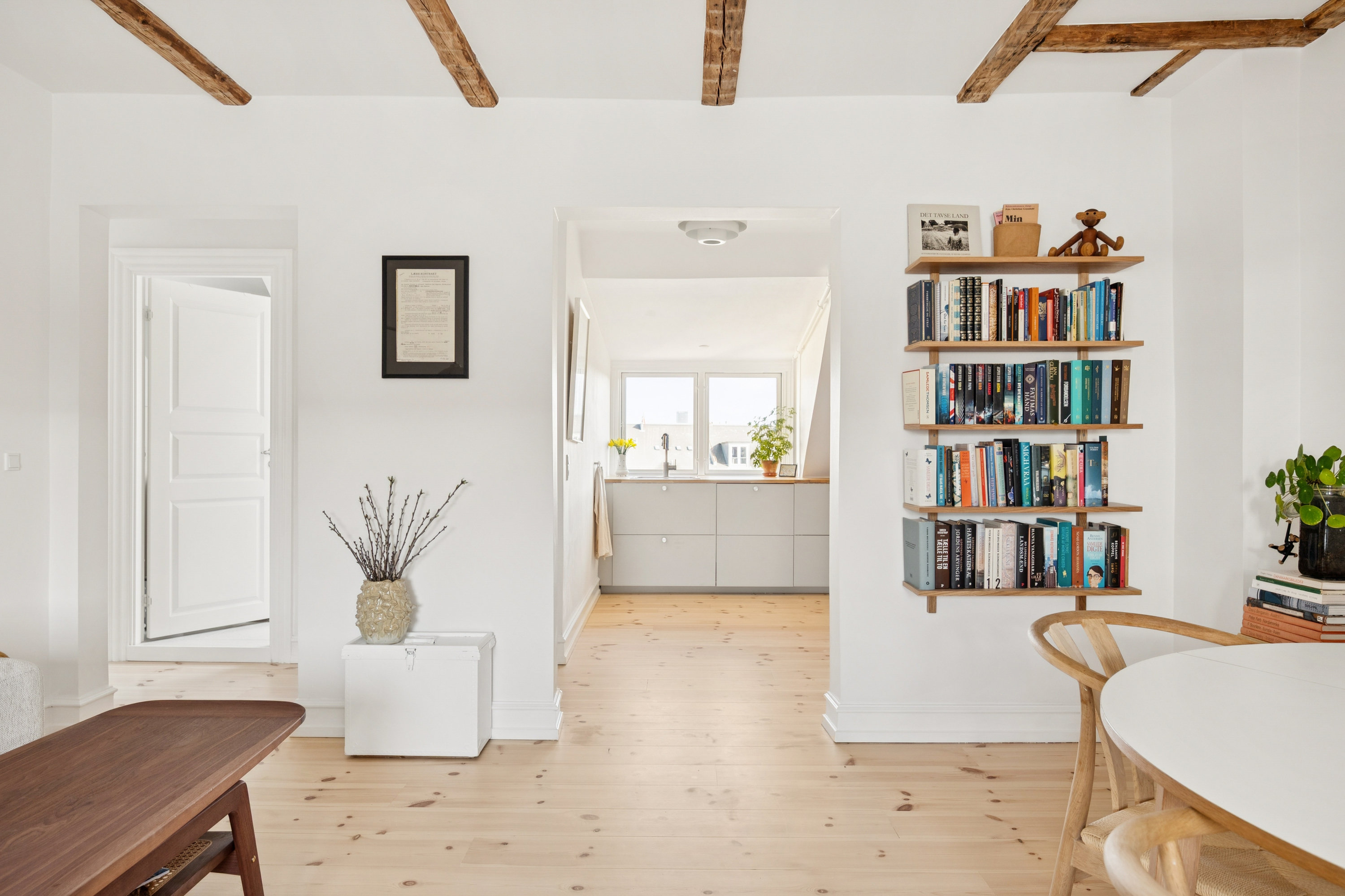 Fremhævet stue billede i fuldskærmstilstand. Billede af Beatevej 4, 5., 2500 Valby