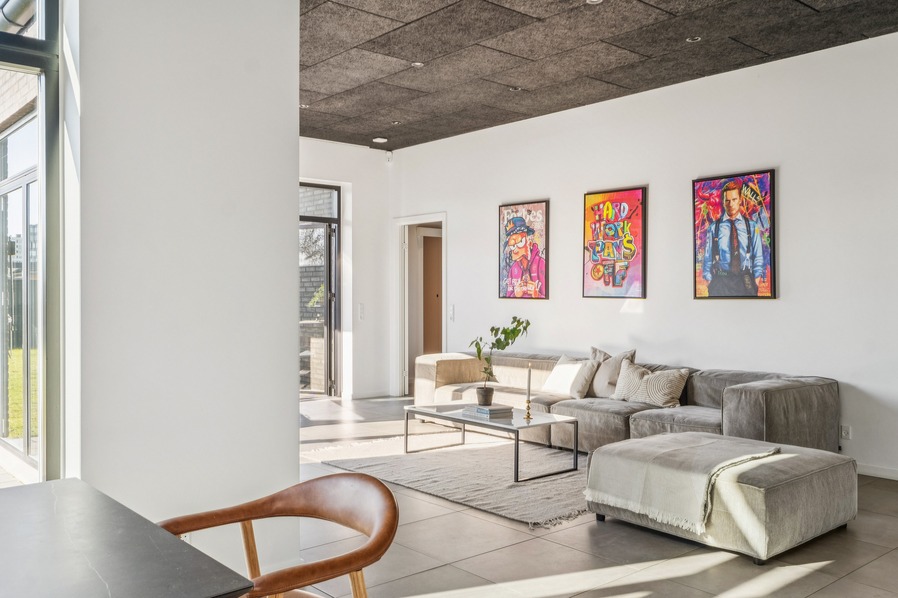 Fremhævet stue billede i fuldskærmstilstand. Billede af Kongelundsvej 122, 2300 København S