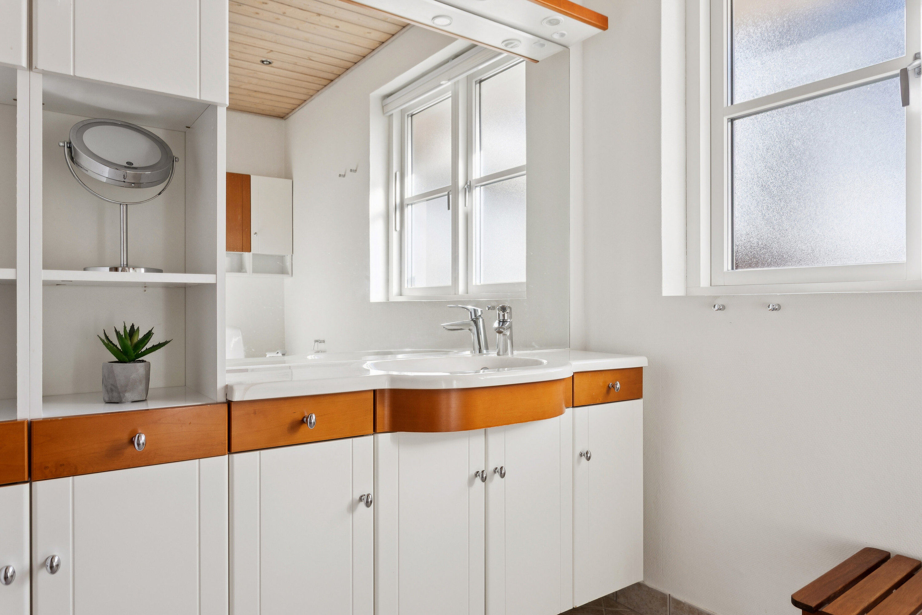 Fremhævet badeværelse billede i fuldskærmstilstand. Billede af Muskatvænget 9, 5772 Kværndrup