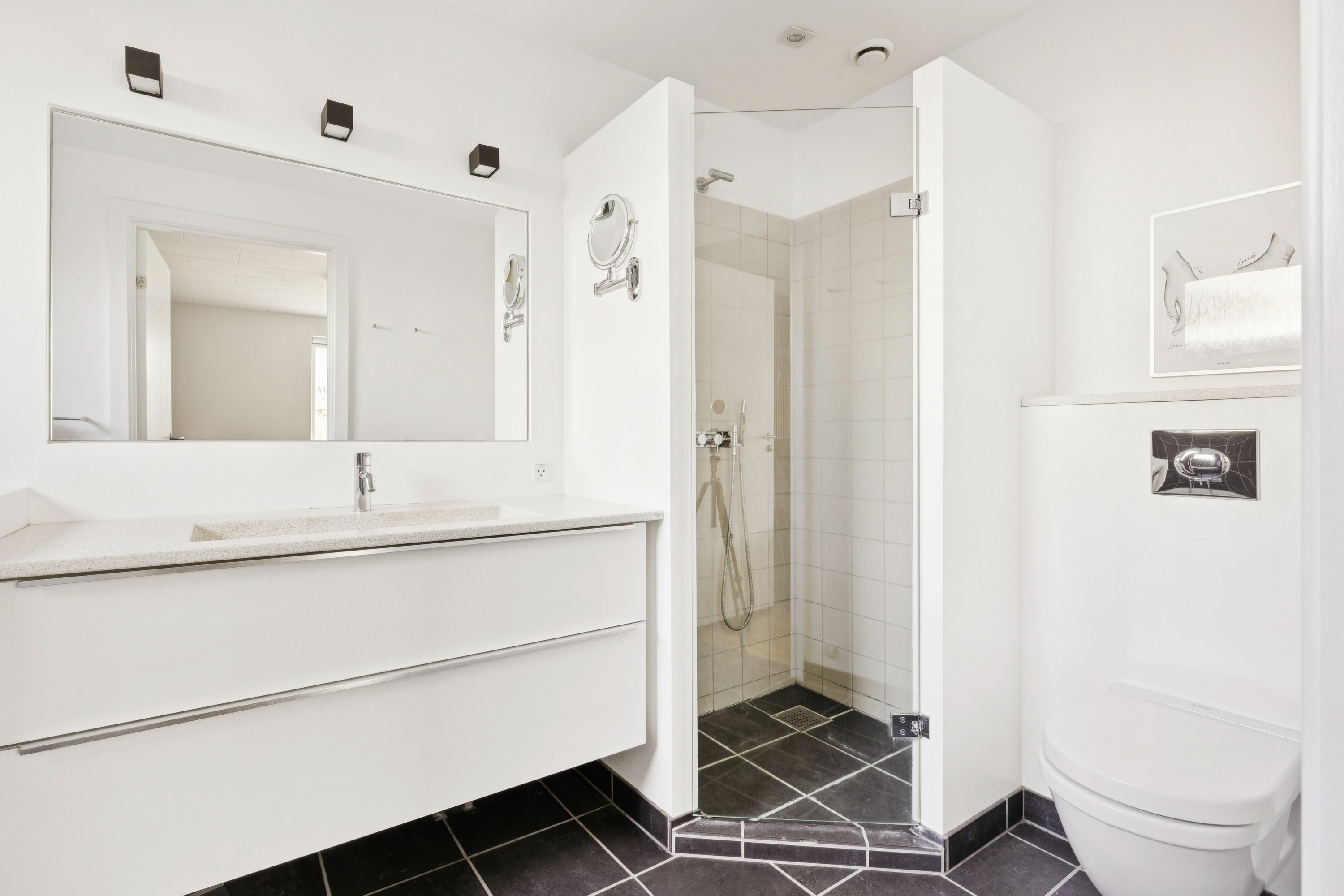 Fremhævet badeværelse billede i fuldskærmstilstand. Billede af Hovgårdsparken 39, 2670 Greve