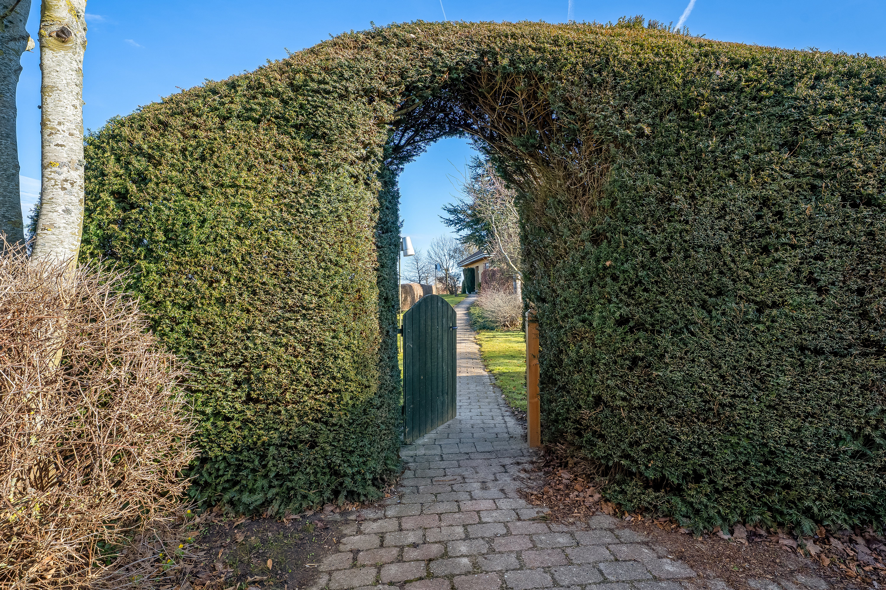 Fremhævet indkørsel billede i fuldskærmstilstand. Billede af Refshale Byvej 14, 4930 Maribo