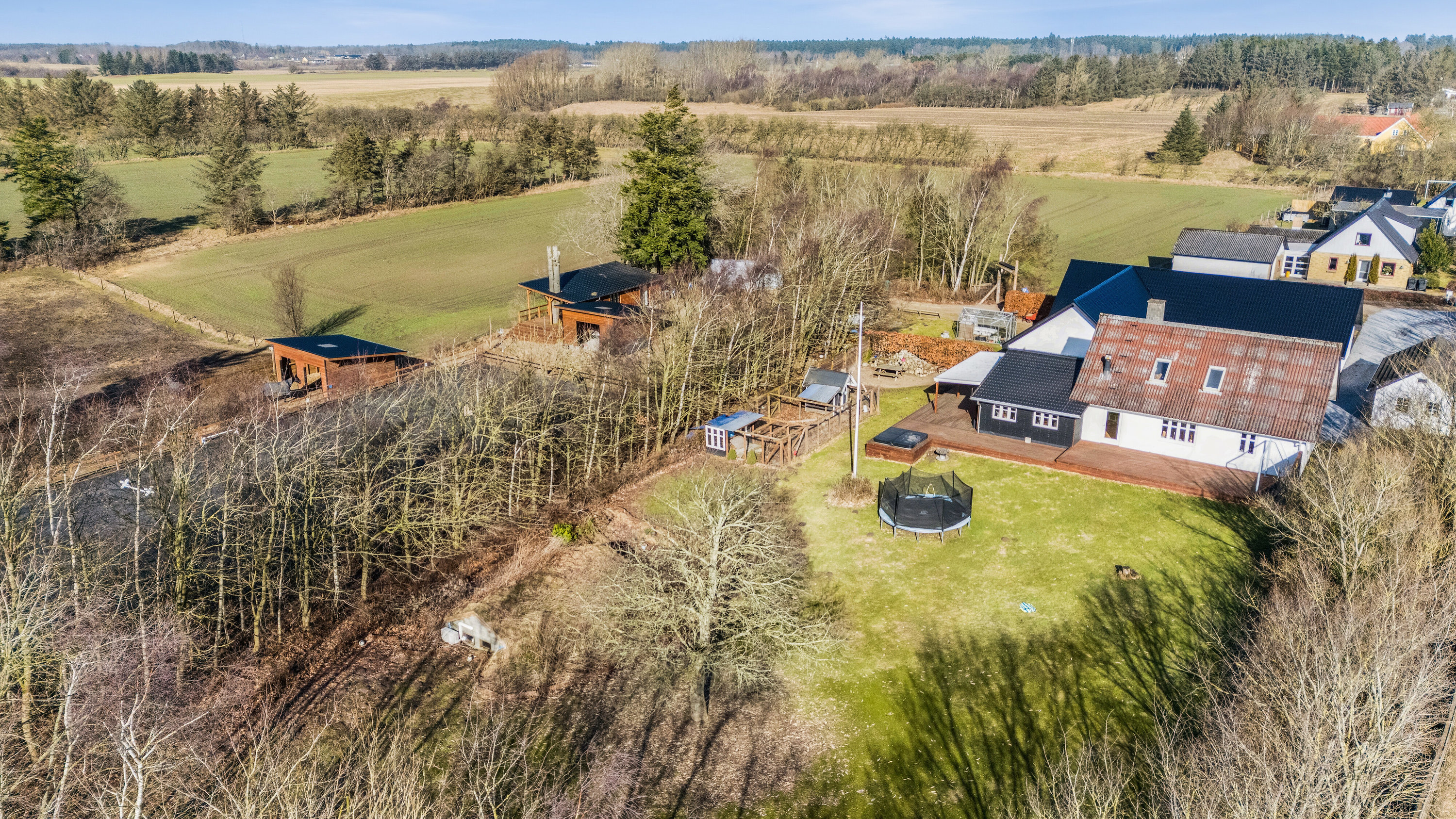Fremhævet luftfoto billede i fuldskærmstilstand. Billede af Ålborgvej 202, 9800 Hjørring