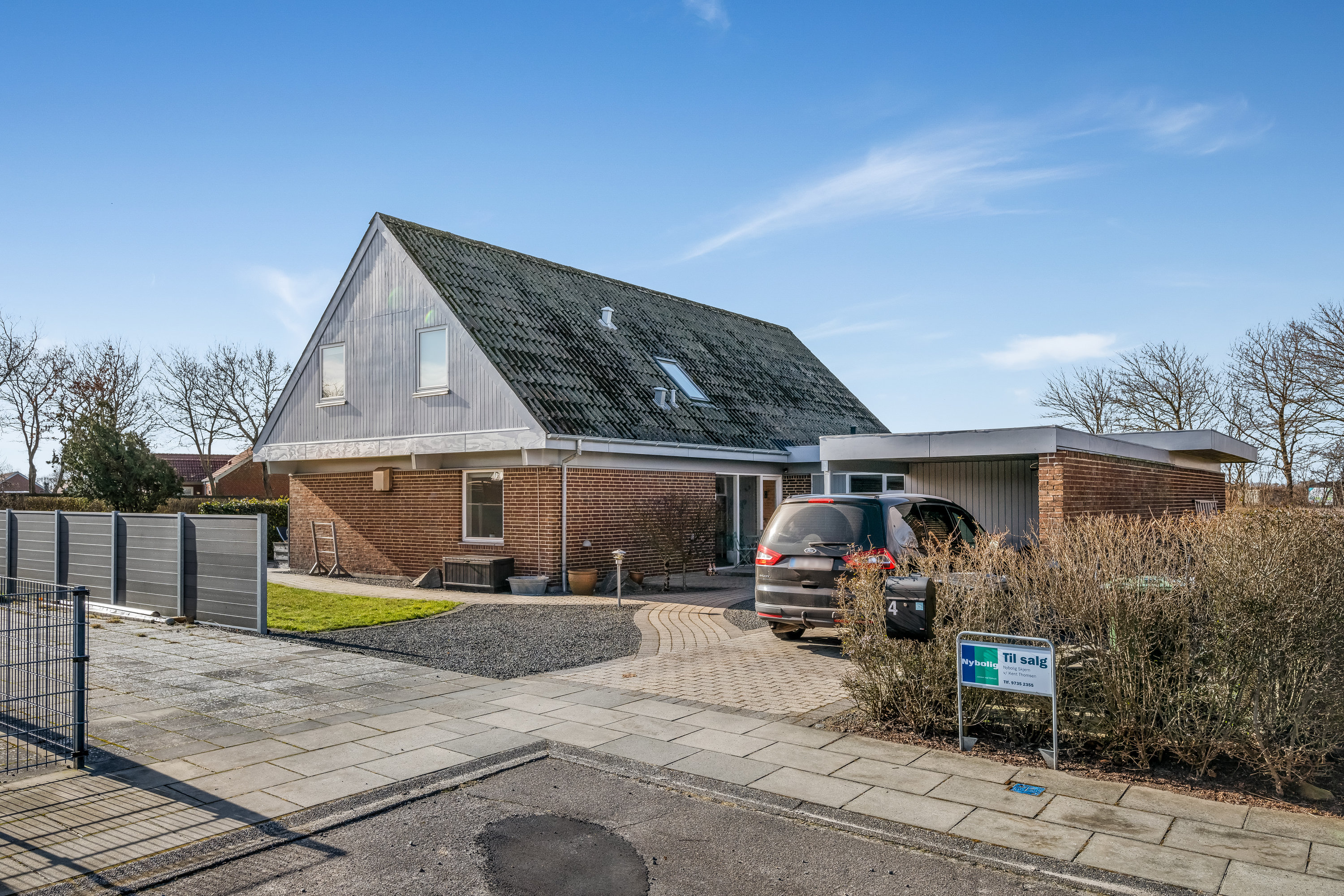 Fremhævet facade billede i fuldskærmstilstand. Billede af Kløvervænget 4, 6900 Skjern