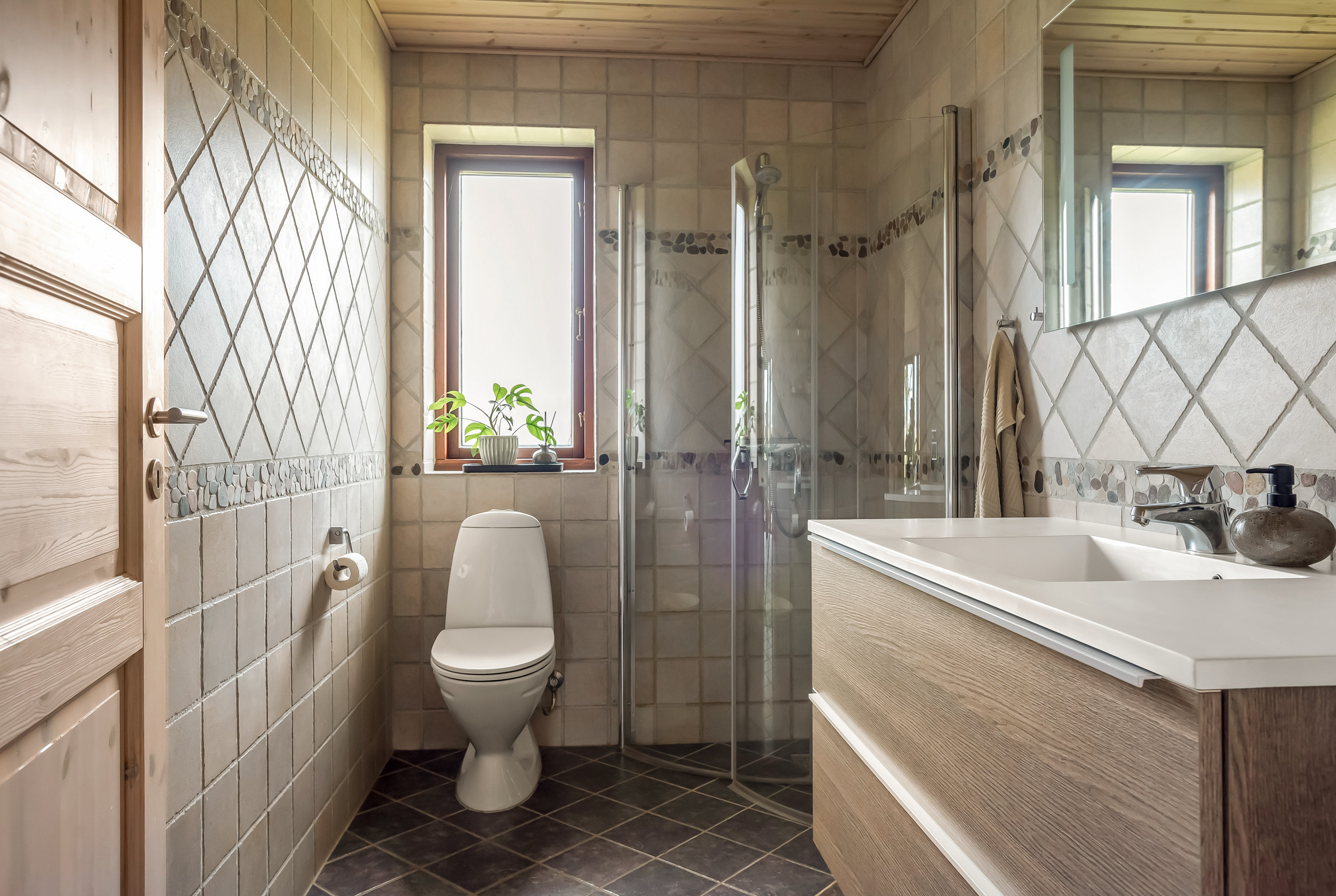 Fremhævet badeværelse billede i fuldskærmstilstand. Billede af Skjernvej 153, 7500 Holstebro