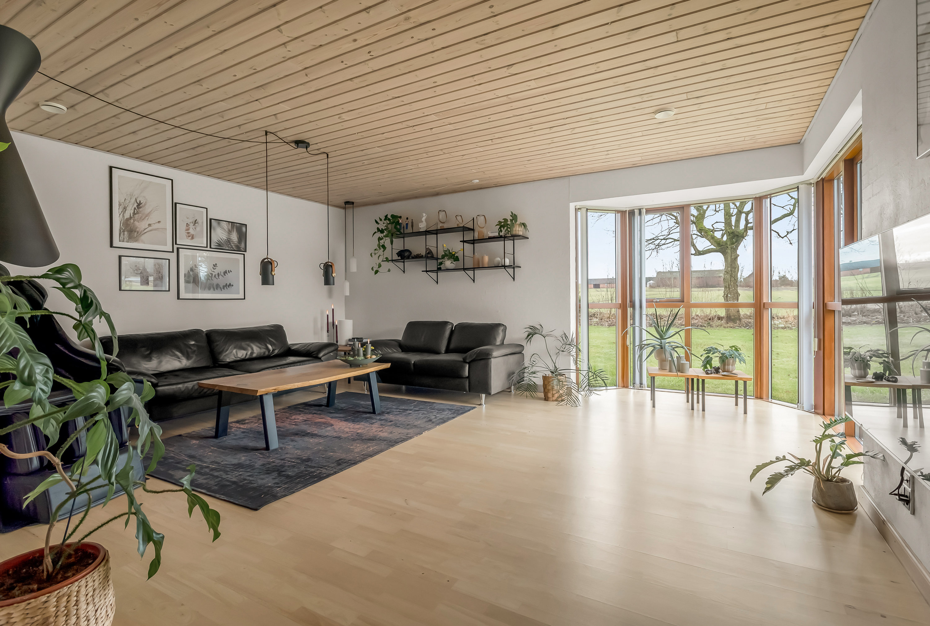 Fremhævet stue billede i fuldskærmstilstand. Billede af Skjernvej 153, 7500 Holstebro