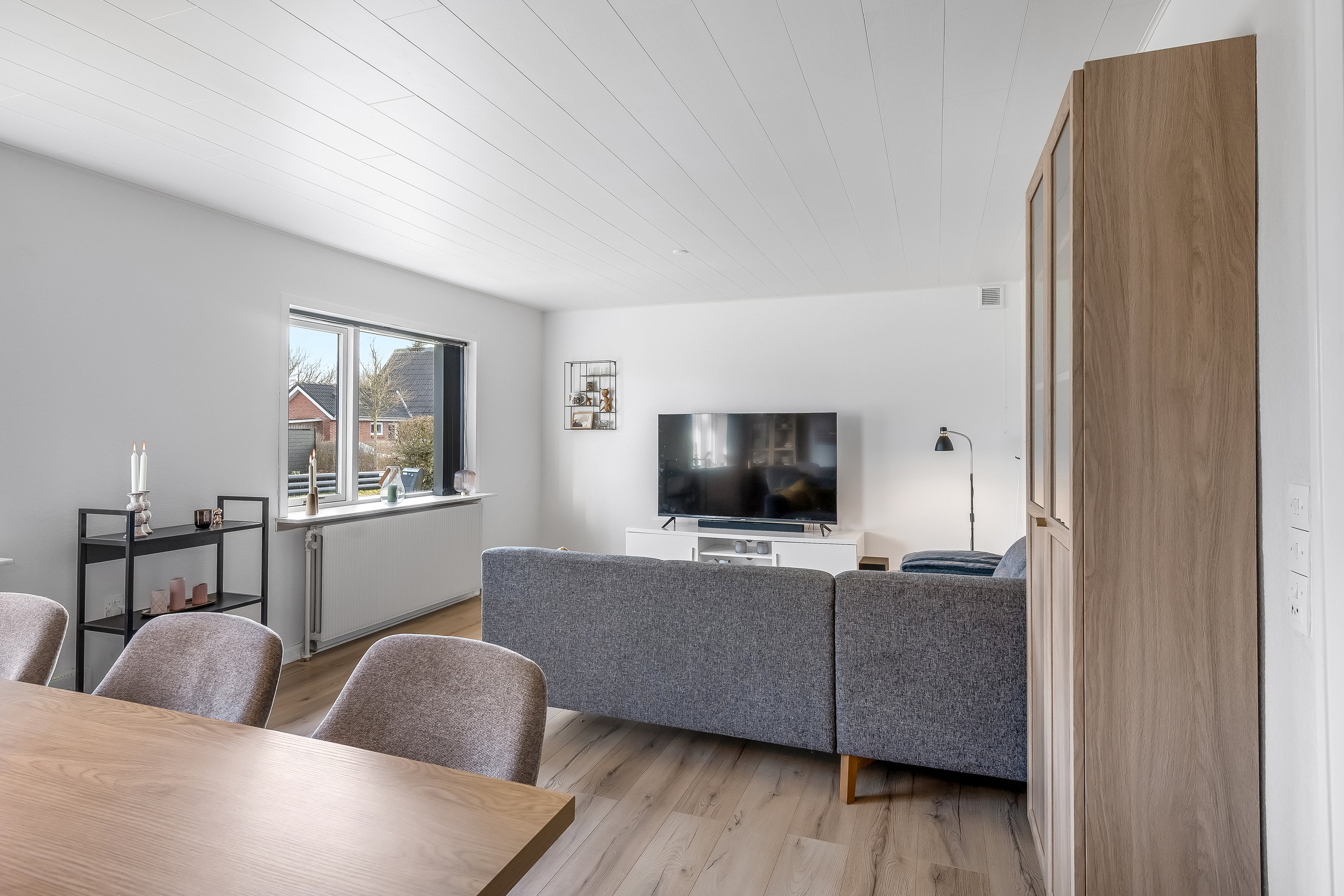 Fremhævet stue billede i fuldskærmstilstand. Billede af Ahornvej 19, Nordenskov, 6800 Varde