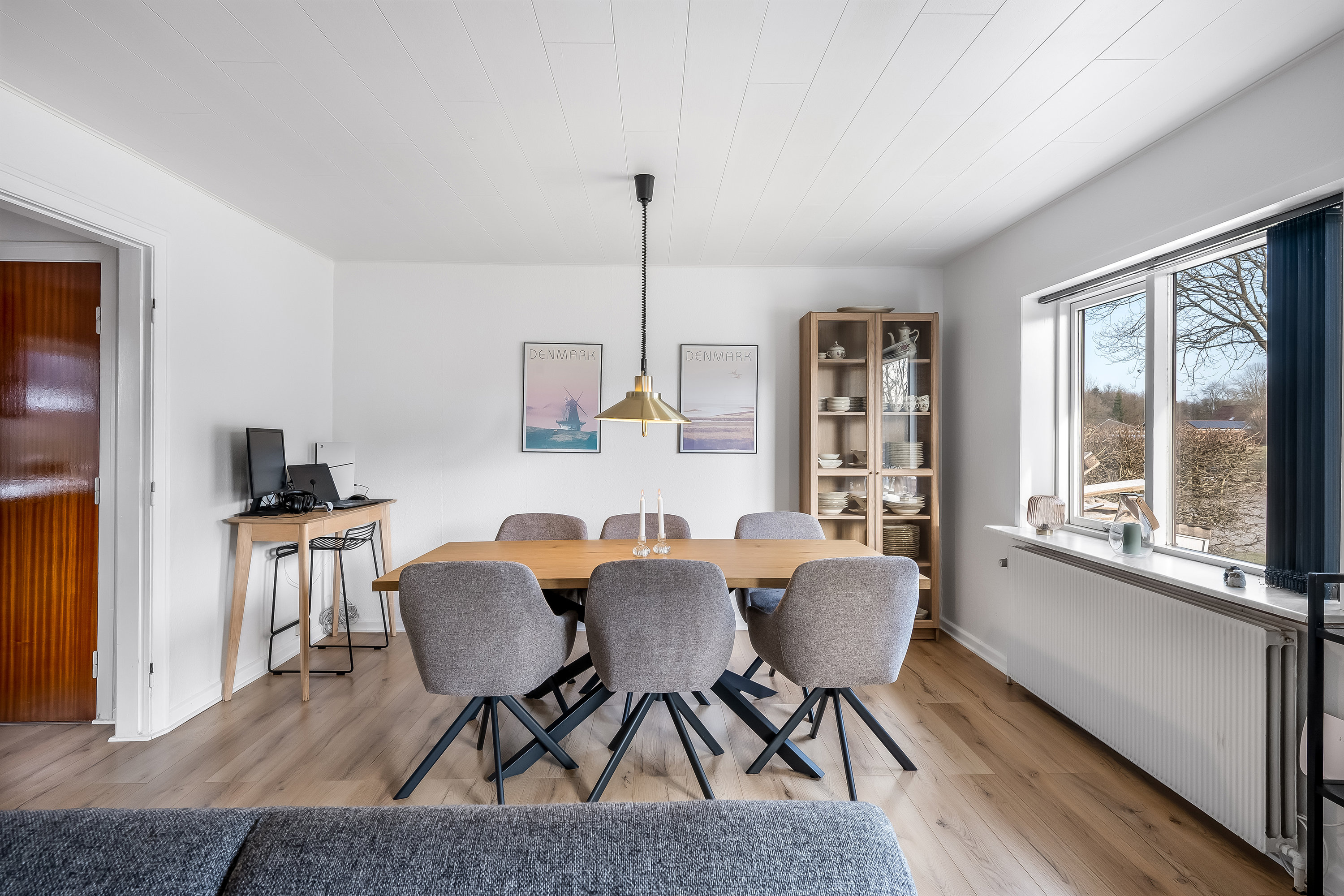 Fremhævet stue billede i fuldskærmstilstand. Billede af Ahornvej 19, Nordenskov, 6800 Varde