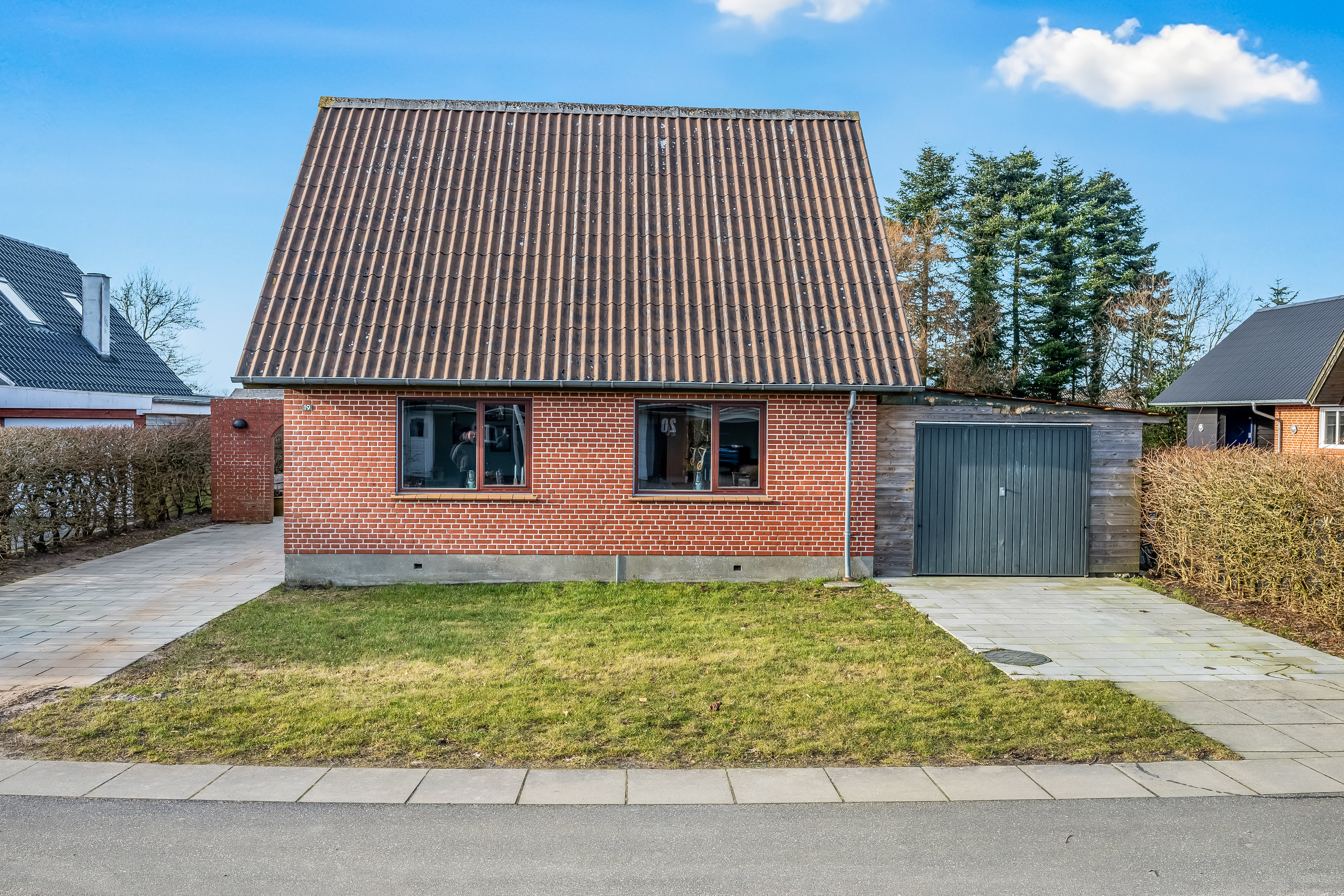 Fremhævet facade billede i fuldskærmstilstand. Billede af Ahornvej 19, Nordenskov, 6800 Varde