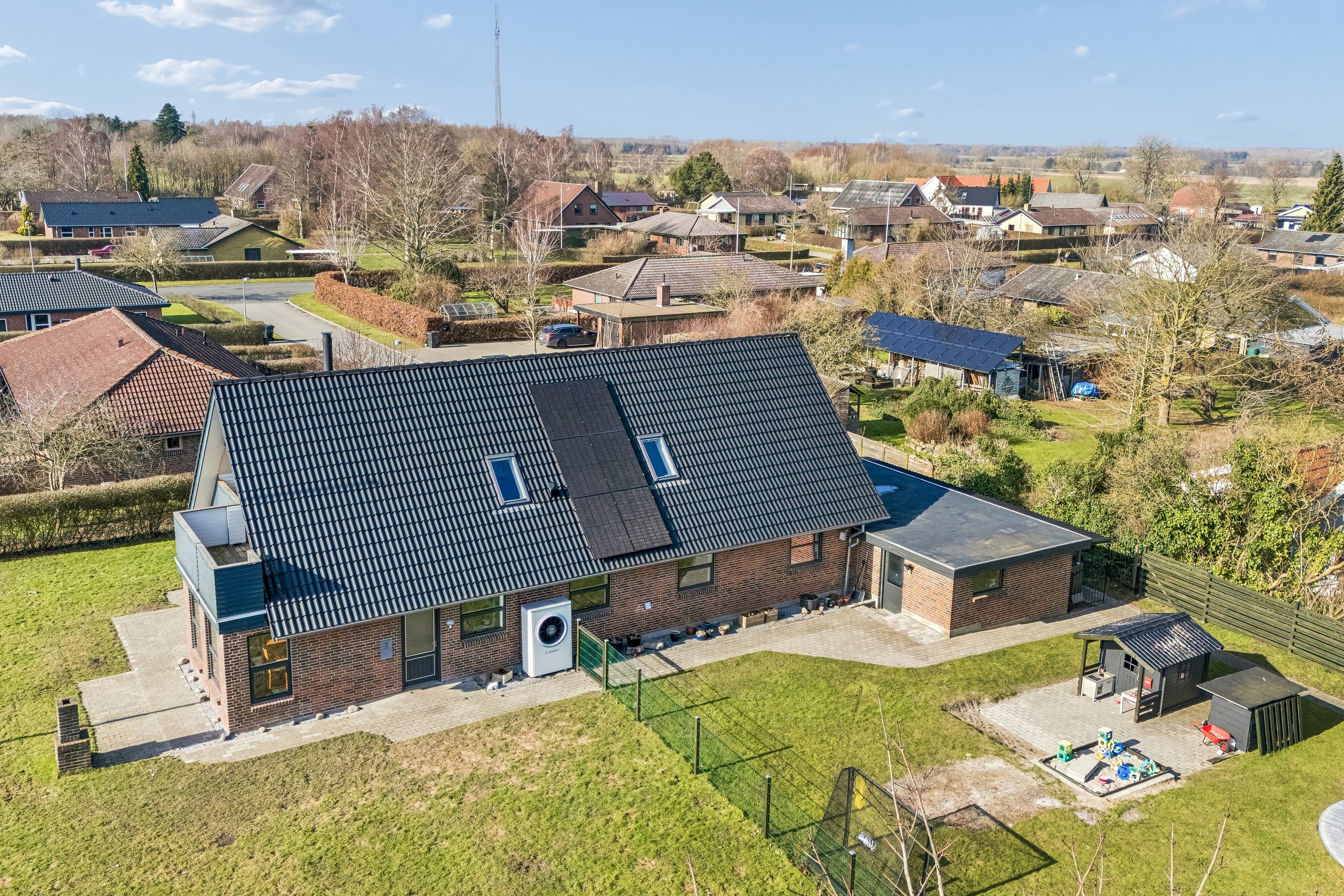 Fremhævet luftfoto billede i fuldskærmstilstand. Billede af Hovmarken 27, Skellerup, 5540 Ullerslev